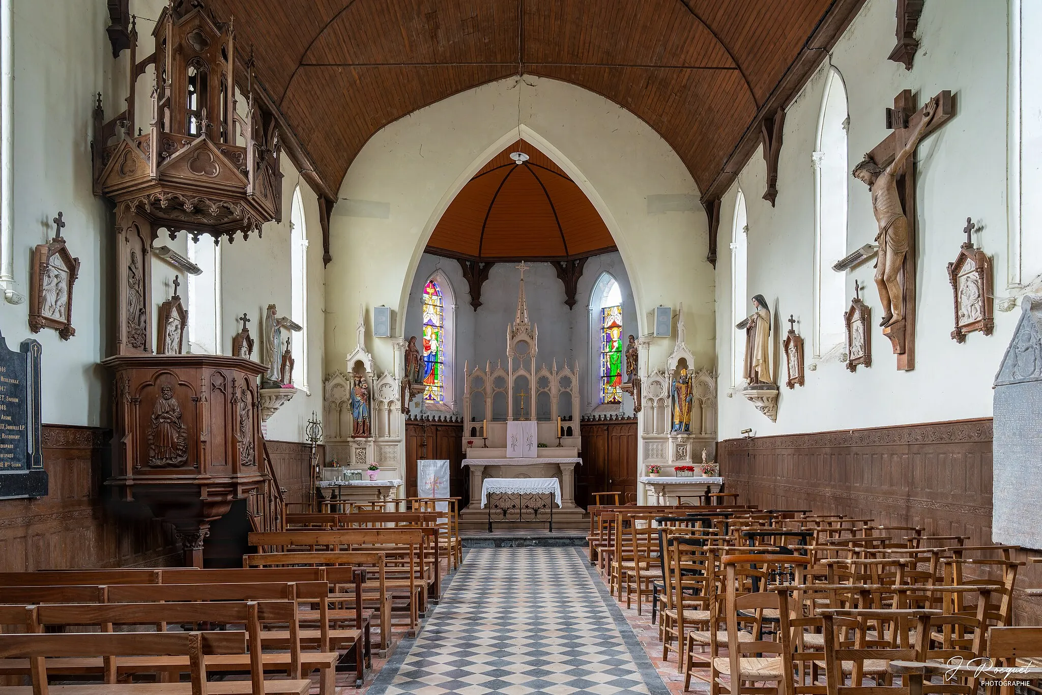 Photo showing: La nef et le chœur de l'église Saint-Omer d'Estrée.