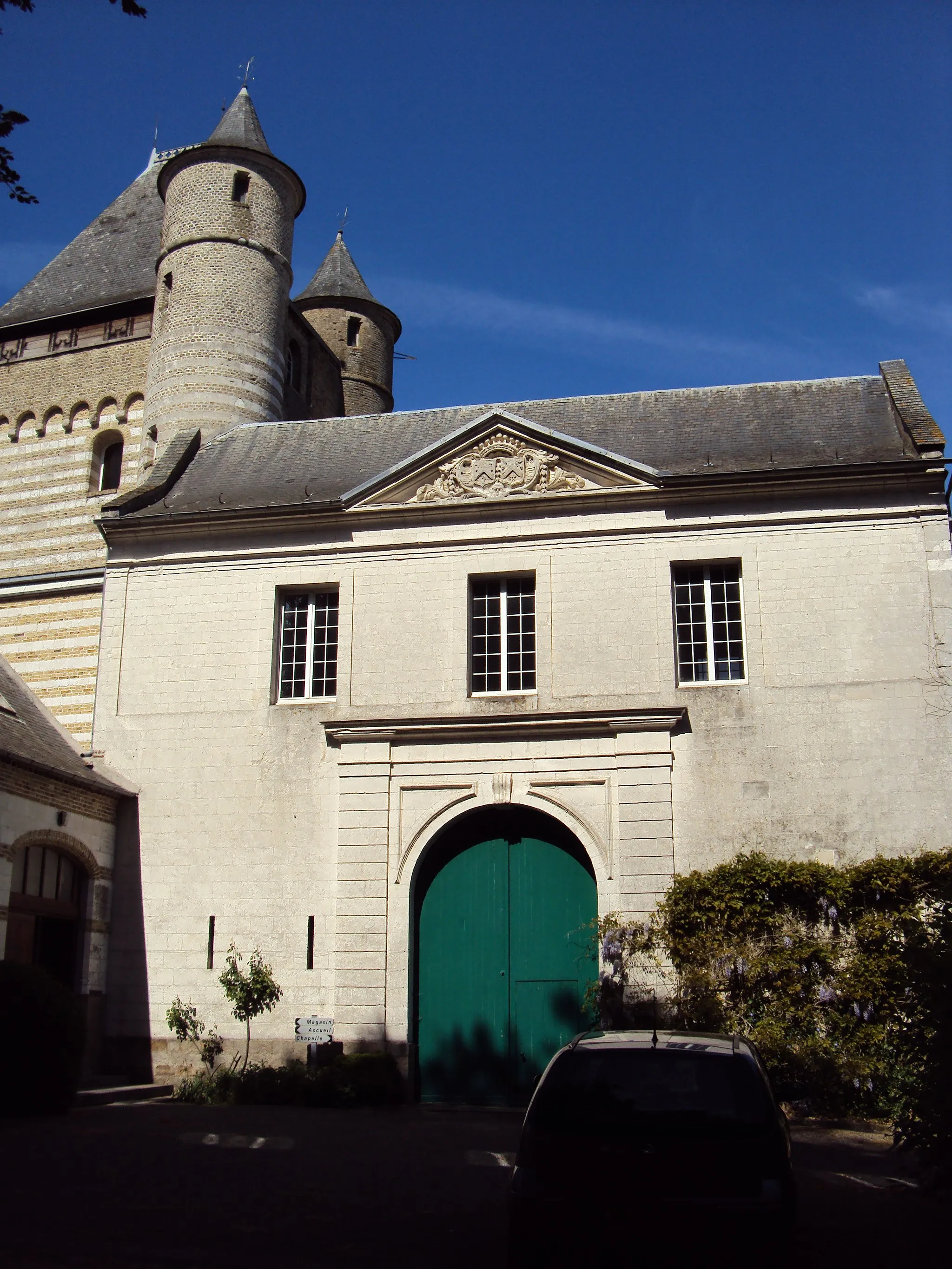 Photo showing: Abbaye Saint-Paul de Wisques (entrée)