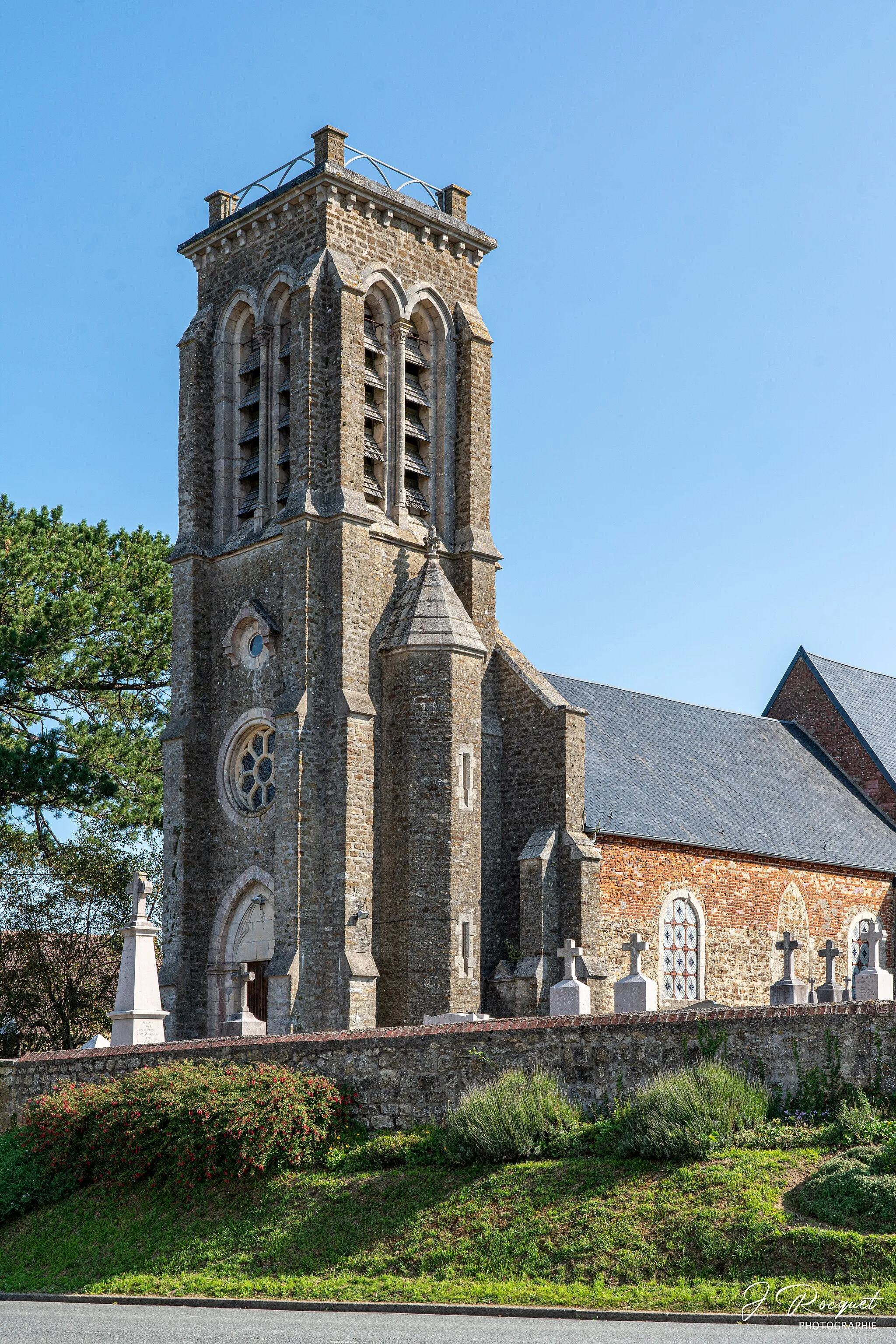 Photo showing: Eglise Saint-Denis d'Alinchtun