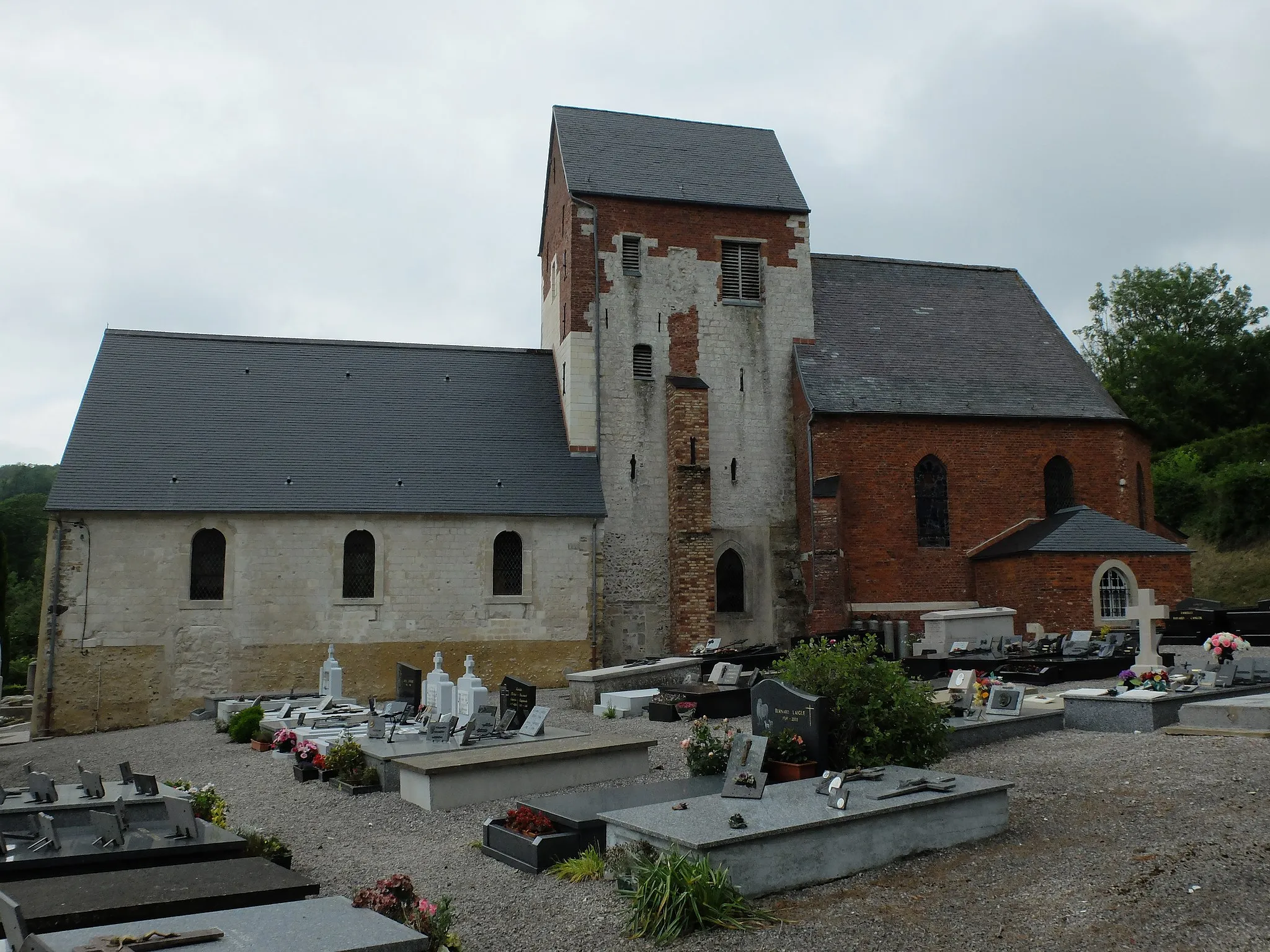 Photo showing: Vue de l'église Sainte-Marguerite de Nabringhen.