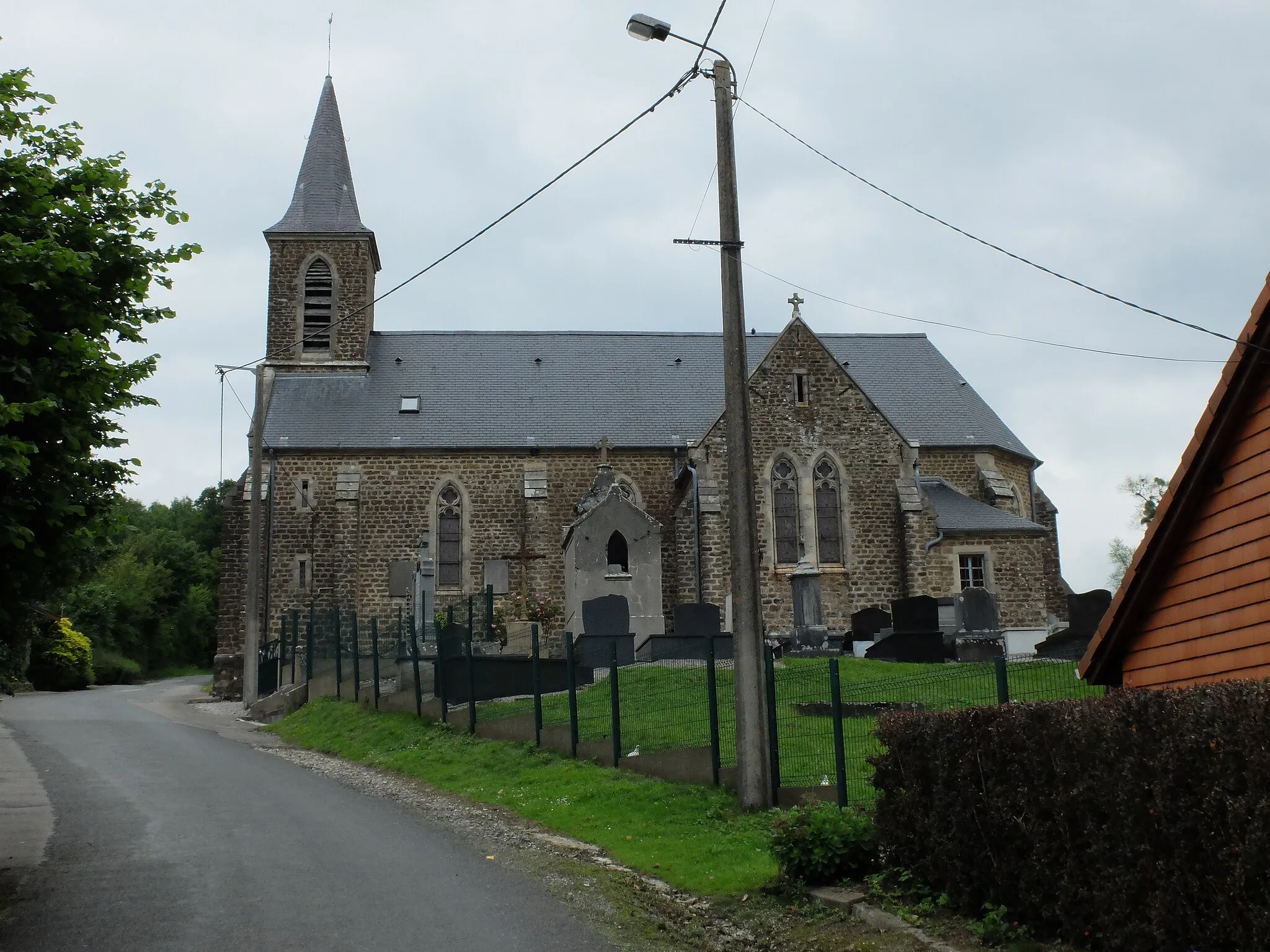 Photo showing: Vue de l'église Saint-Laurent de Bournonville.
