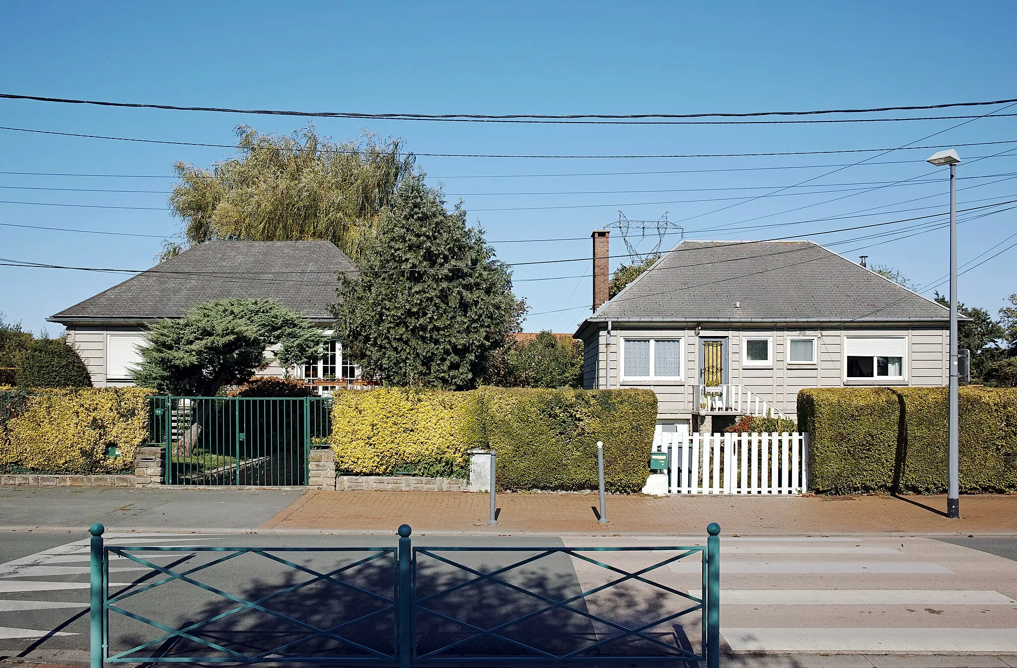 Photo showing: Houses, Rue Léon Gambetta 44 and 46, in Hallennes-lez-Haubourdin.