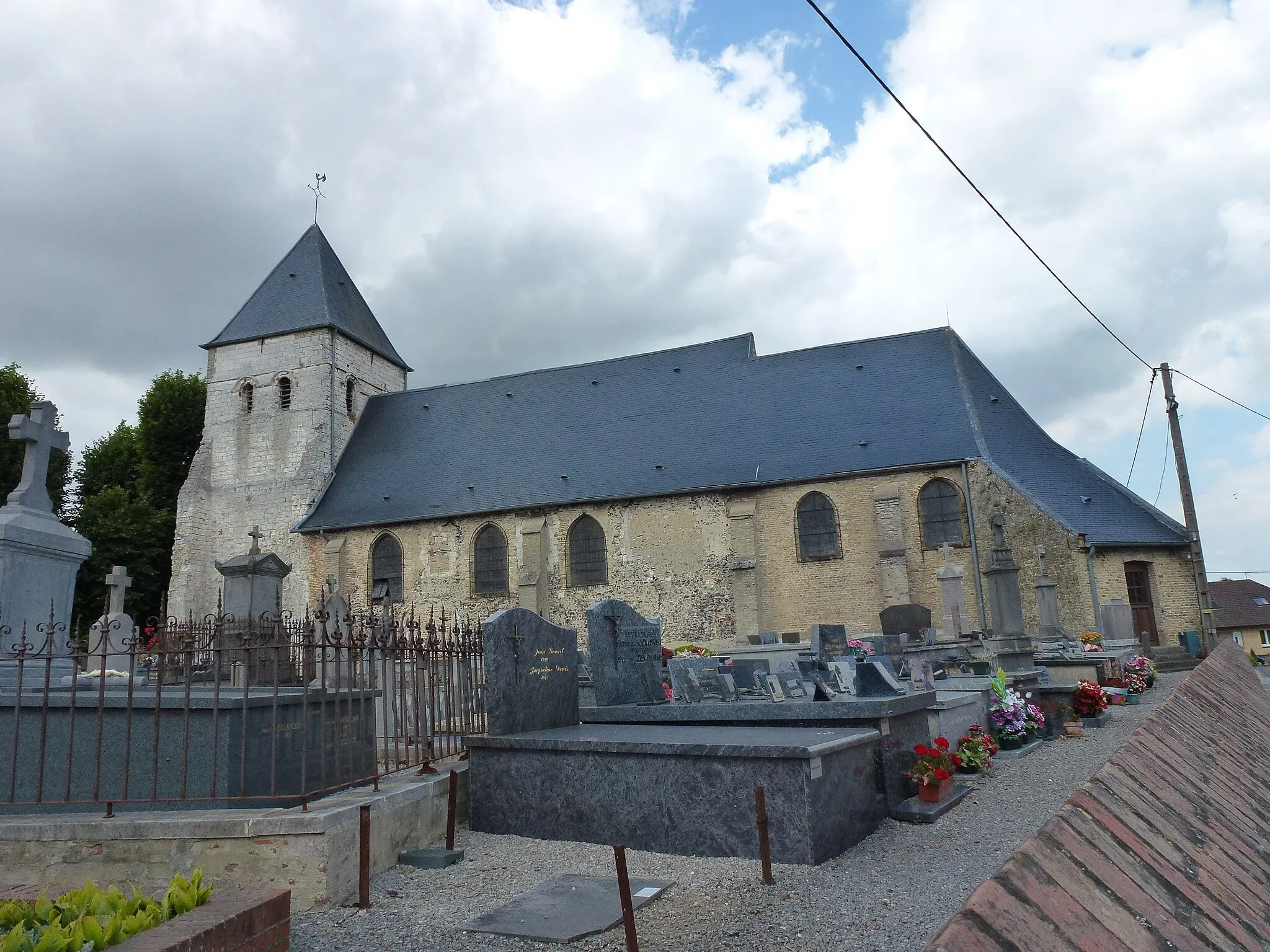 Photo showing: Houlle (Pas-de-Calais) église Saint-Jean-Baptiste