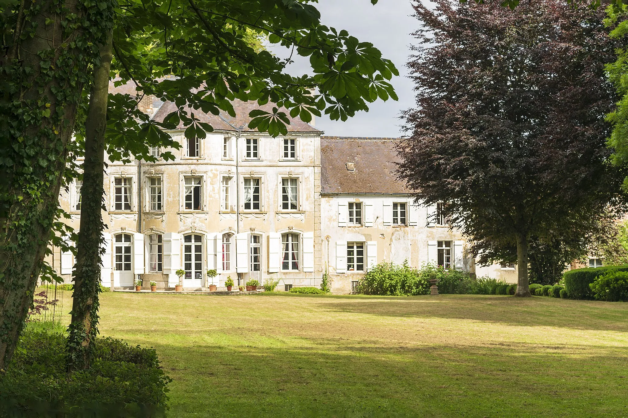 Photo showing: Le château vue arrière de son parc