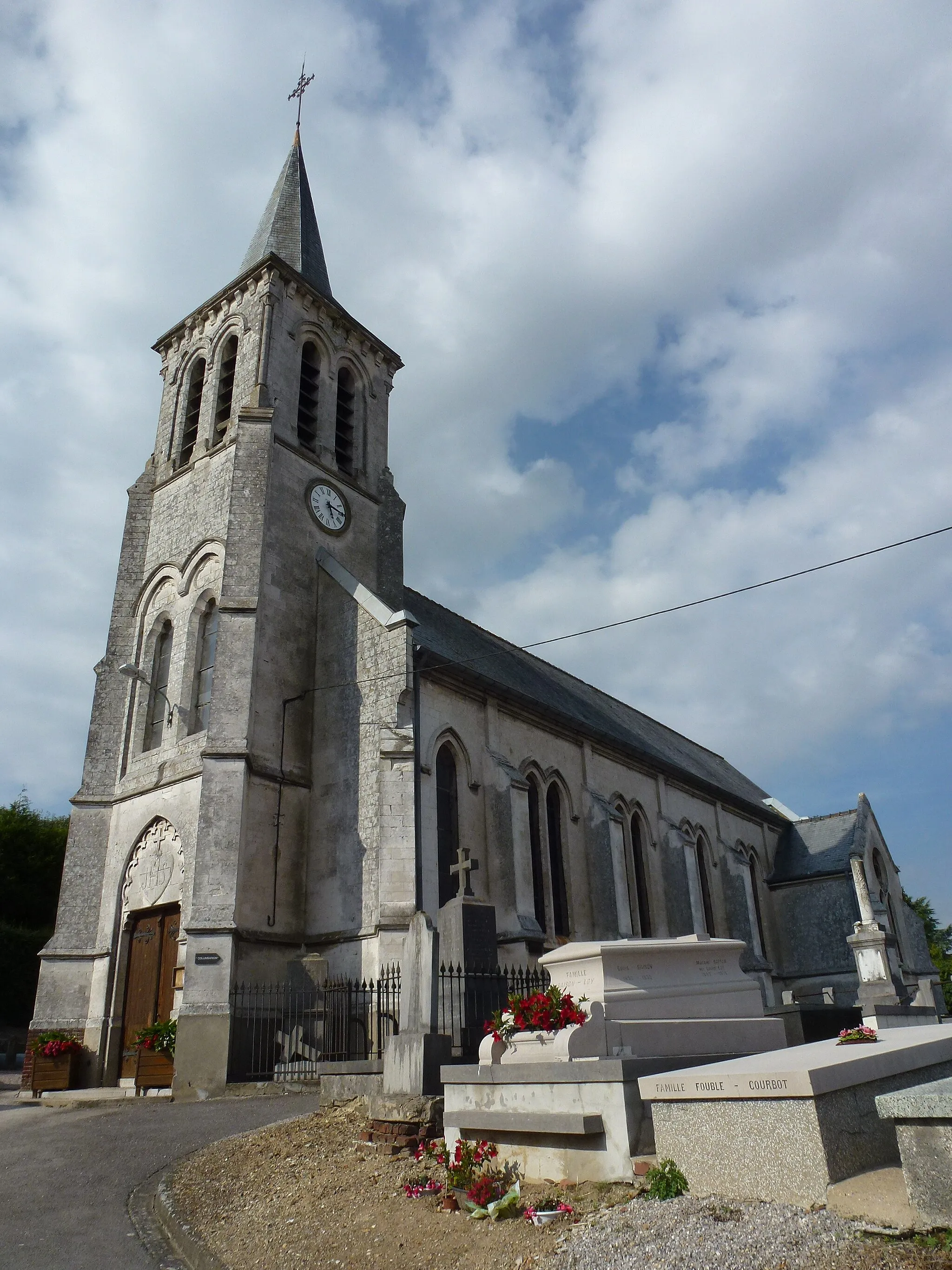 Photo showing: Zouafques (Pas-de-Calais, Fr) église Saint-Martin extérieur