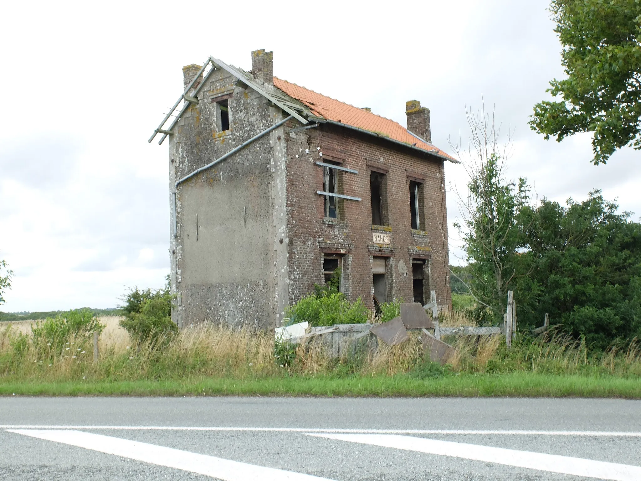 Photo showing: Vue de l'ancienne gare du Bahot.