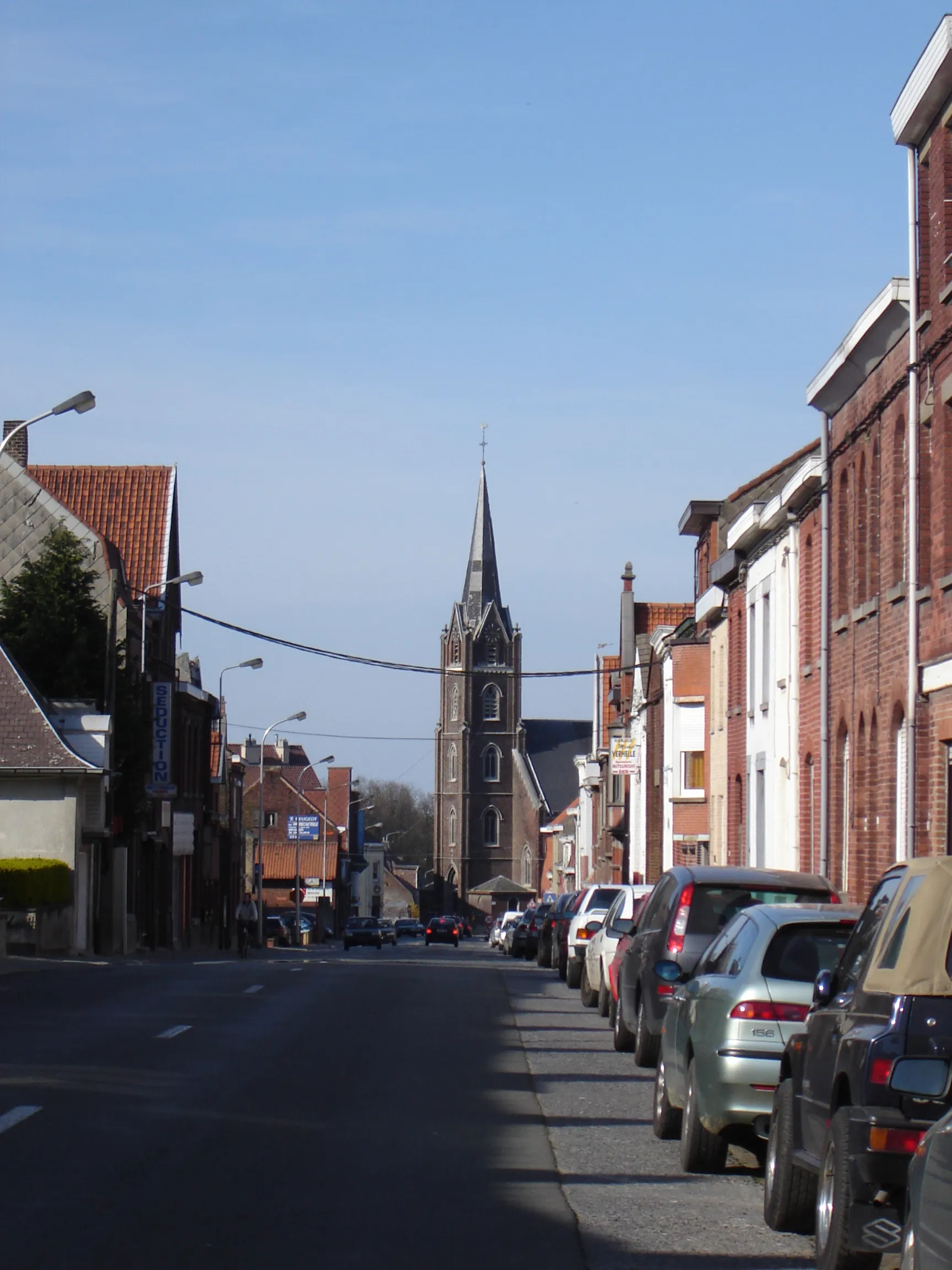 Photo showing: Church of Saint Amand in Luingne, as seen from the street Chaussée de Luingne (picture still taken on territory of Herseaux however). Luingne, Mouscron, Hainaut, Belgium