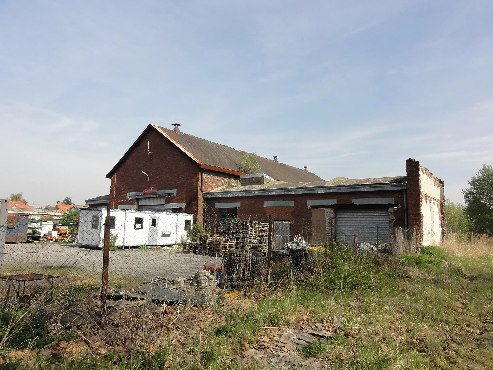 Photo showing: La fosse n° 8 - 8 bis de la Compagnie des mines de Dourges était un charbonnage du bassin minier du Nord-Pas-de-Calais constitué de deux puits situé à Évin-Malmaison, Pas-de-Calais, Nord-Pas-de-Calais, France.