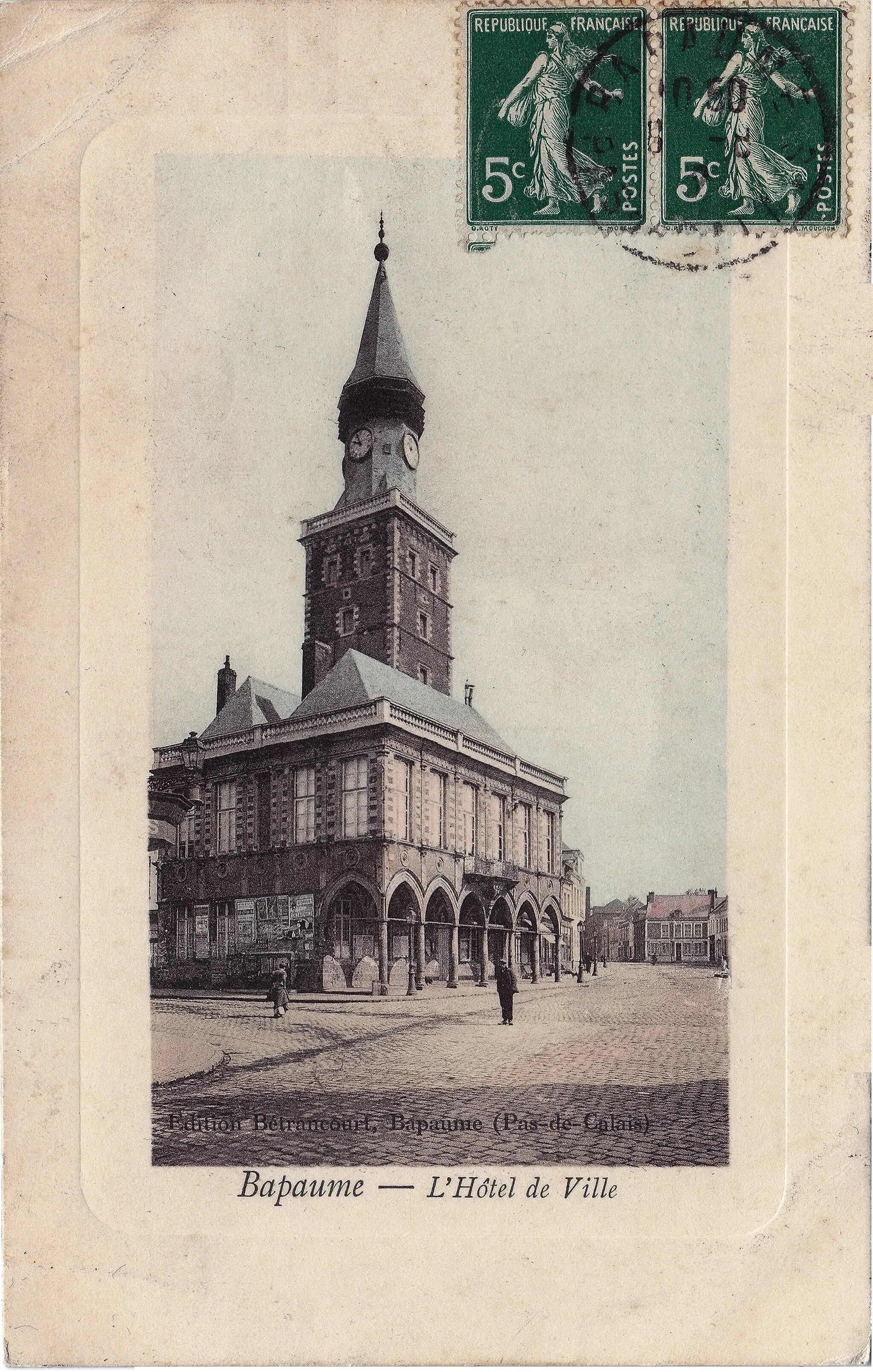 Photo showing: Bapaume (France - département du Pas-de-Calais) — L'Hôtel de Ville avant la Première Guerre Mondiale .
