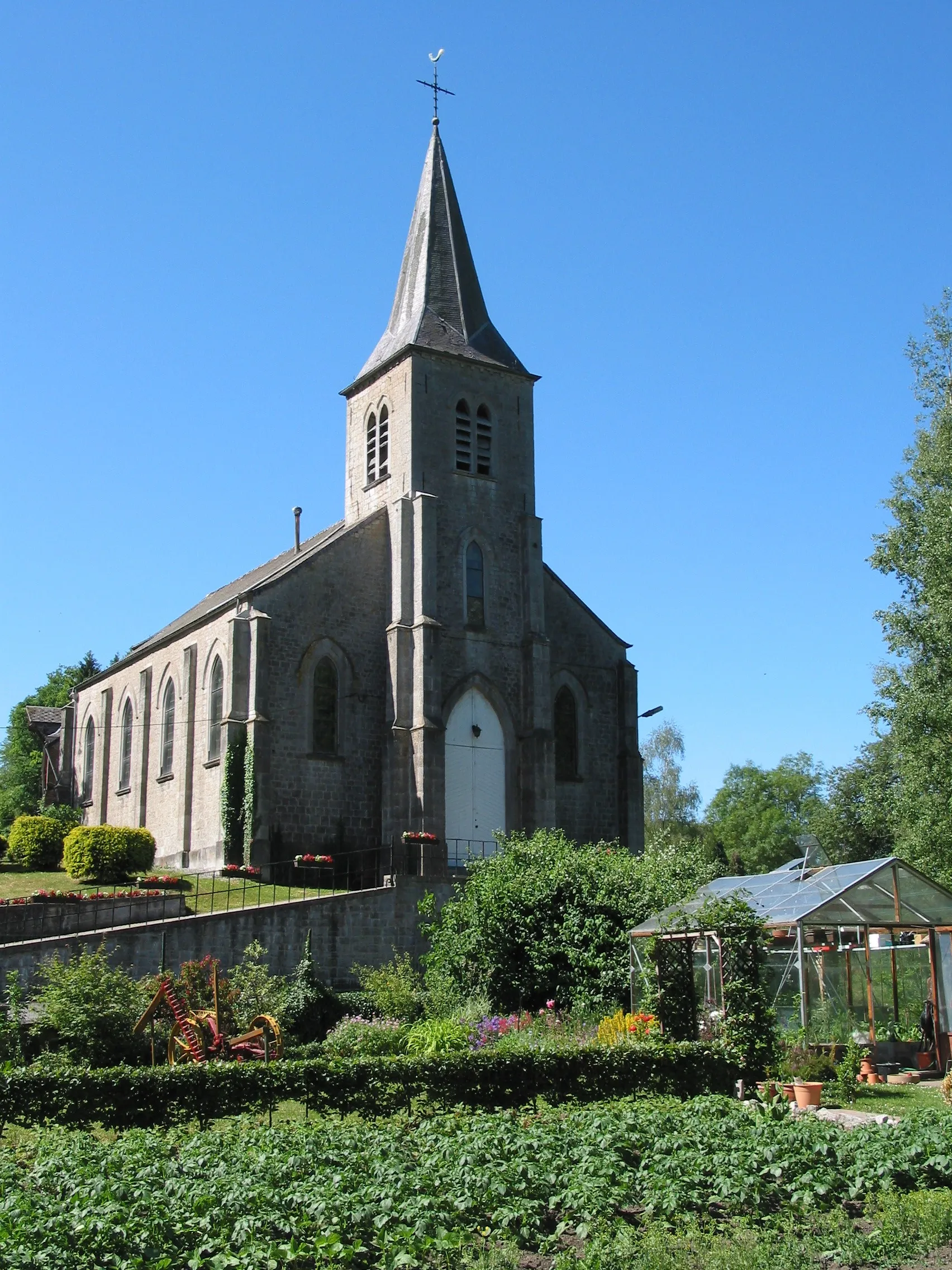 Photo showing: Lompret, (Belgium),  the St Nicolas’ church (1879).