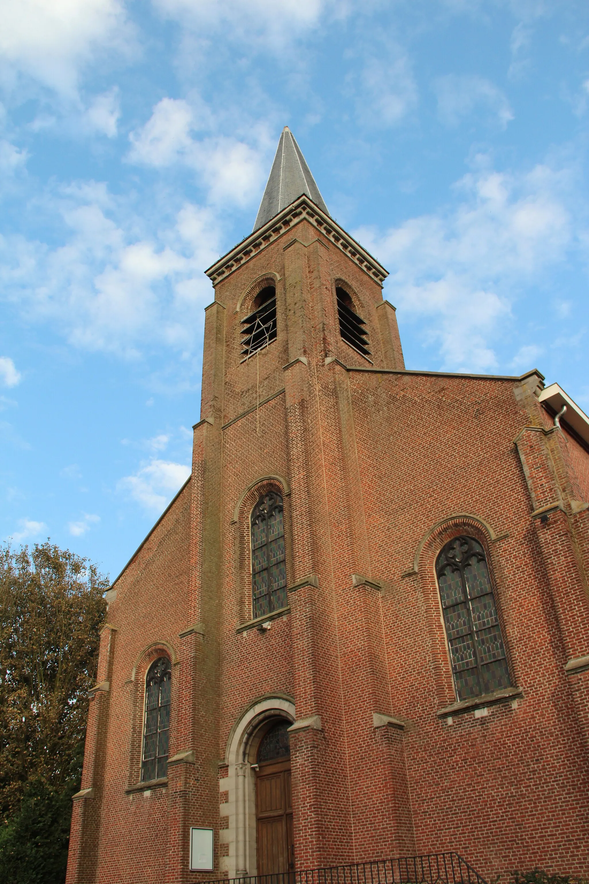 Photo showing: Froidmont (Belgium), the church of Saint Piatus.