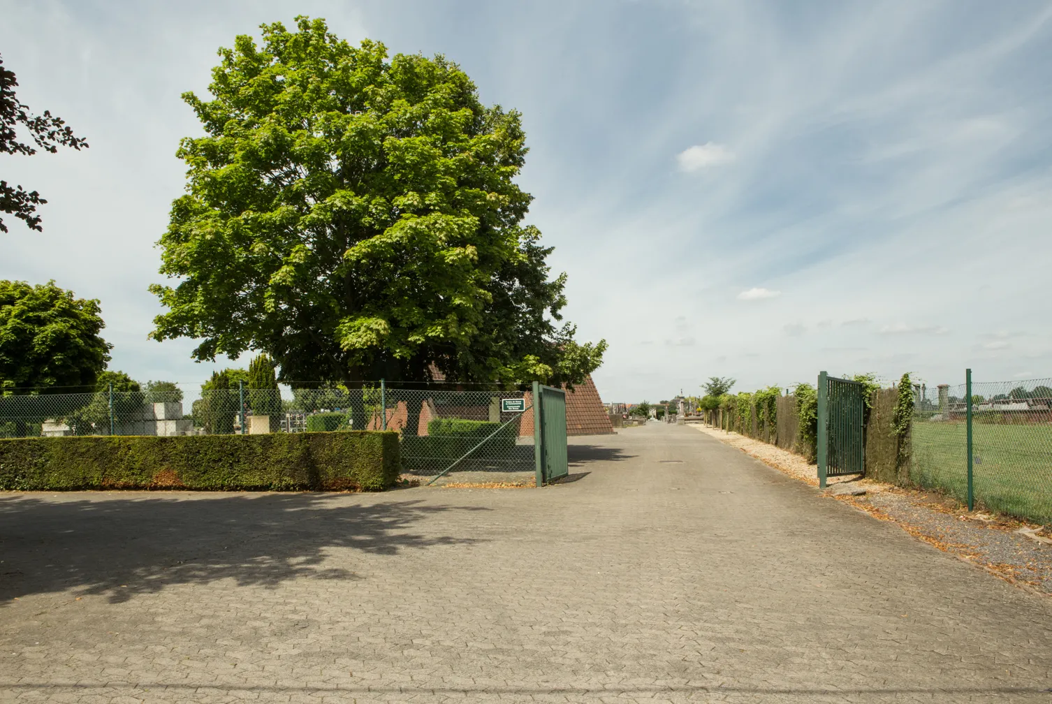 Photo showing: Taintignies Communal Cemetery