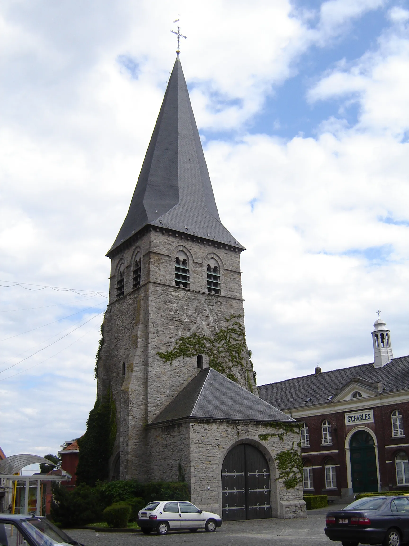 Photo showing: Tower of old parish church in Dottignies, Mouscron, Hainaut, Belgium