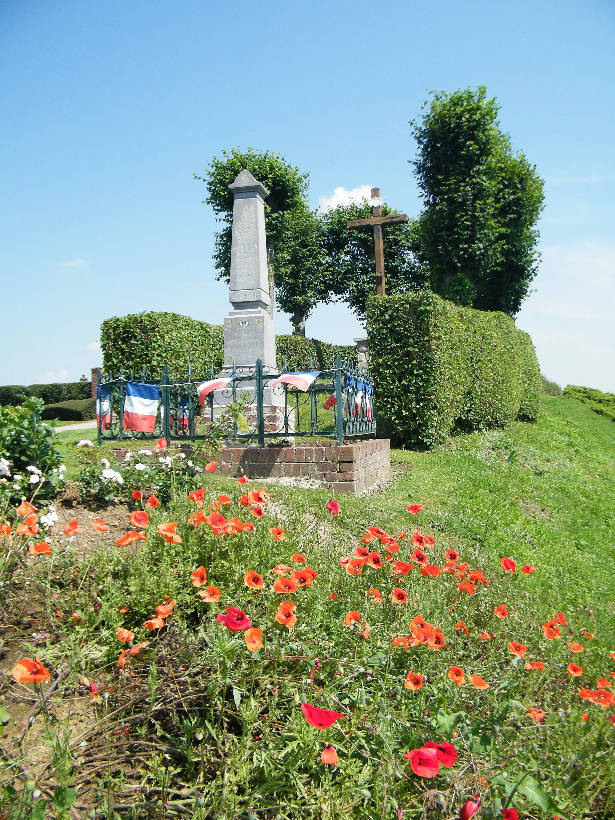 Photo showing: Monument.