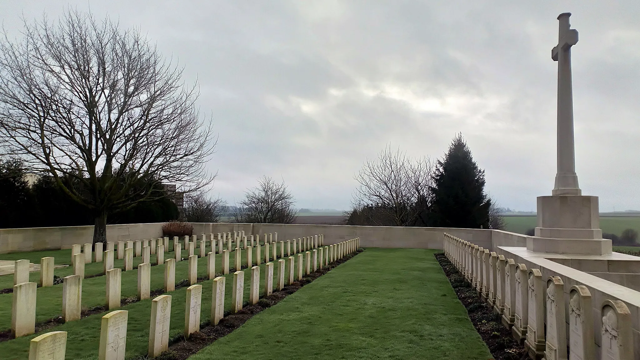 Photo showing: Cimetière militaire britannique de Louvencourt 1