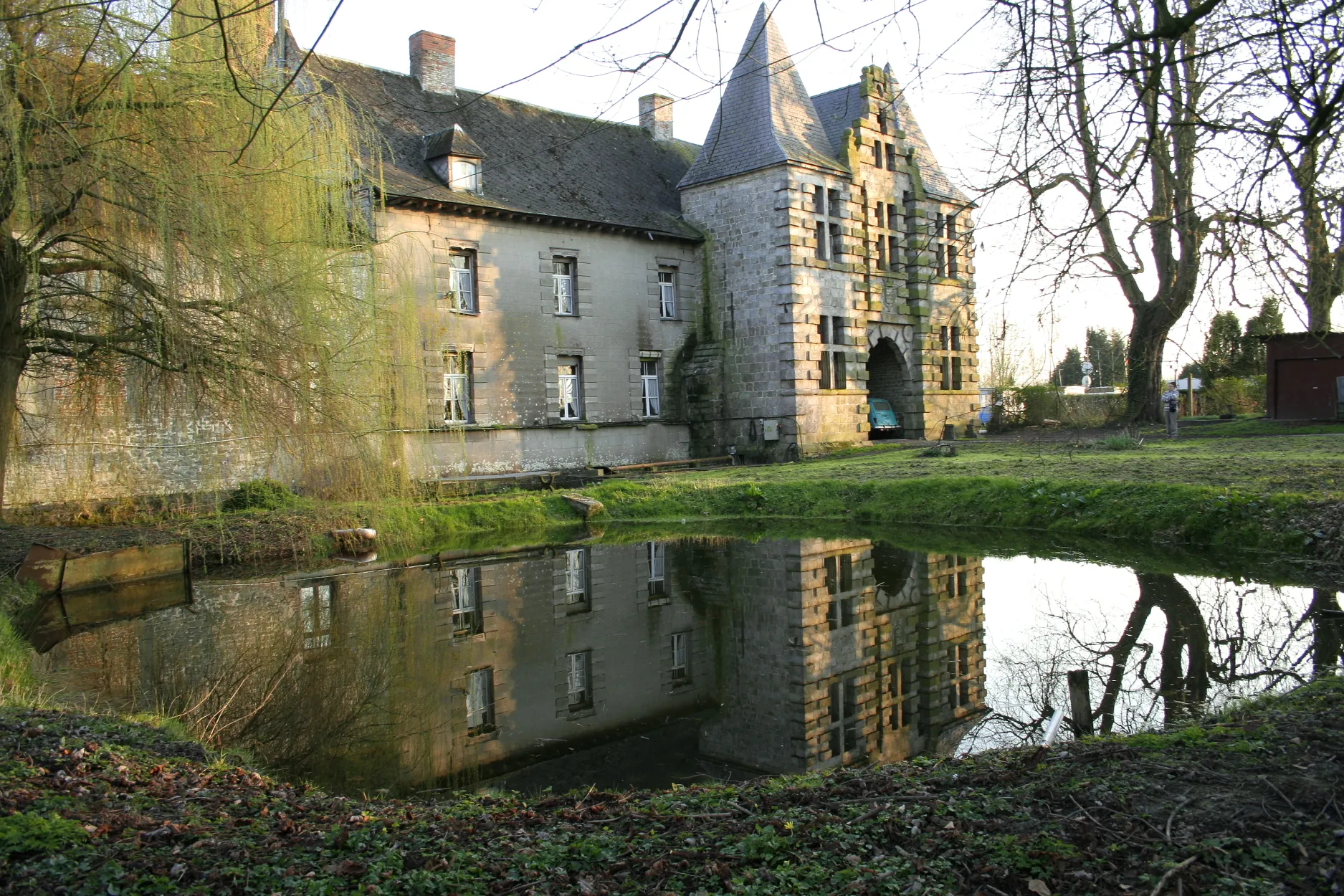 Photo showing: Wiers (Belgium), the castle of « du Biez »  (XII/XVIIIth centuries).