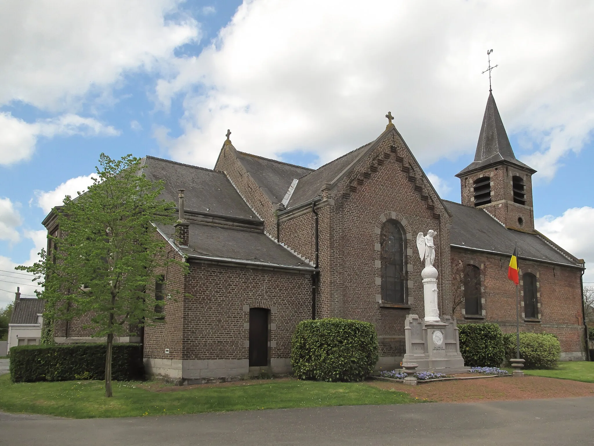 Photo showing: Callenelle, church