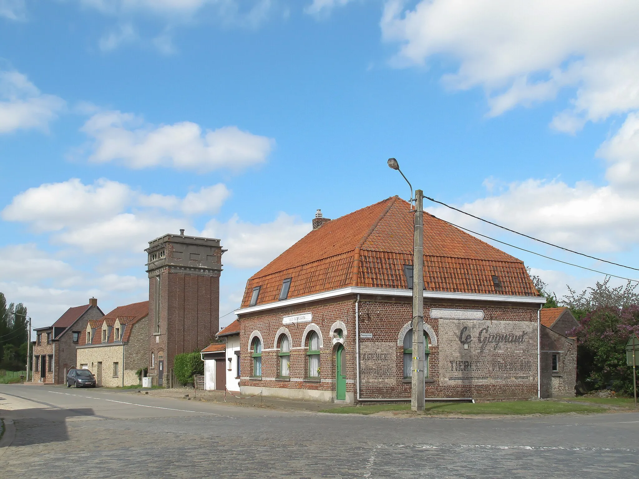 Photo showing: Romarin, view to the street