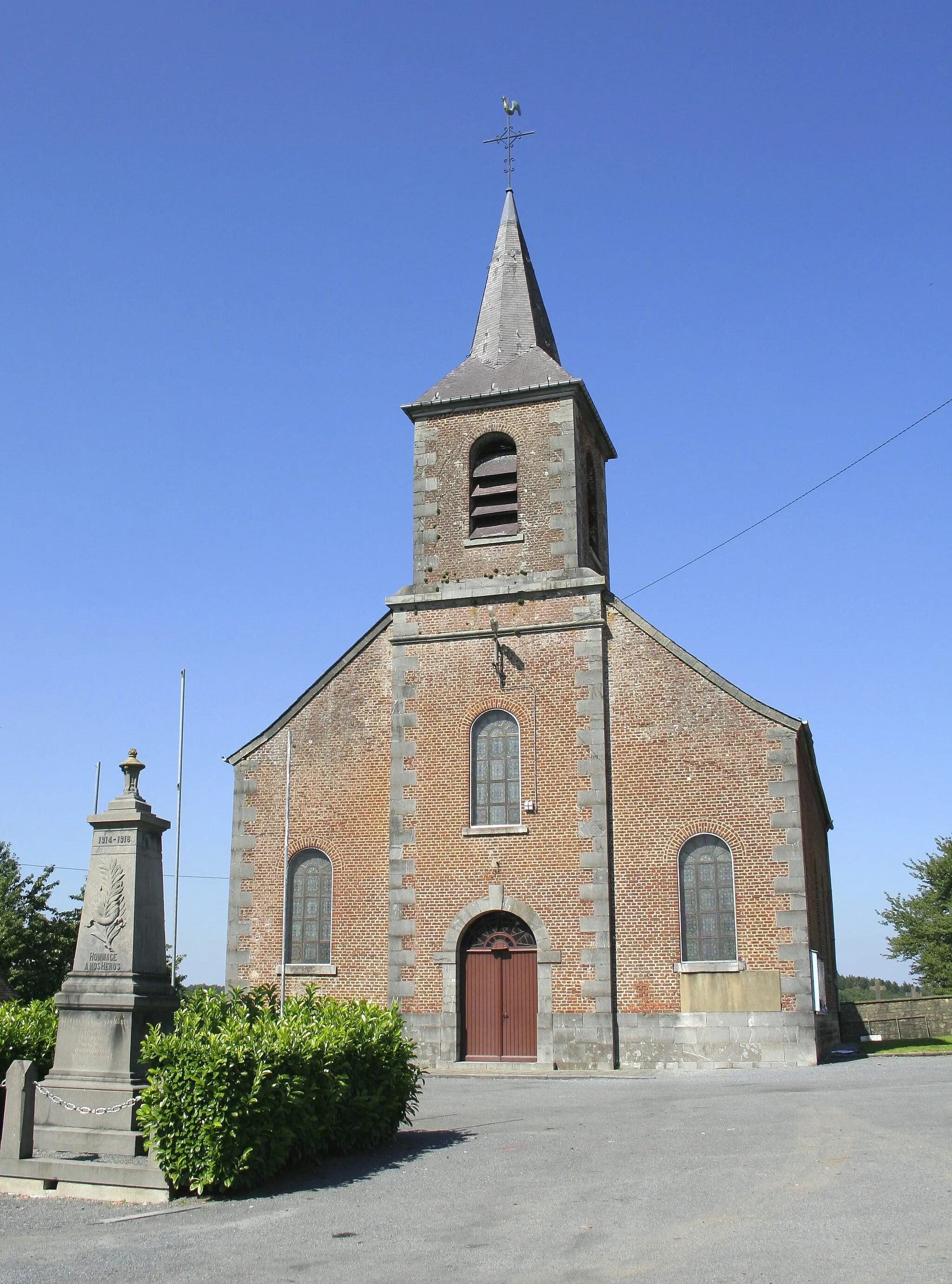 Photo showing: Macquenoise (Belgium), the St. Amand church.