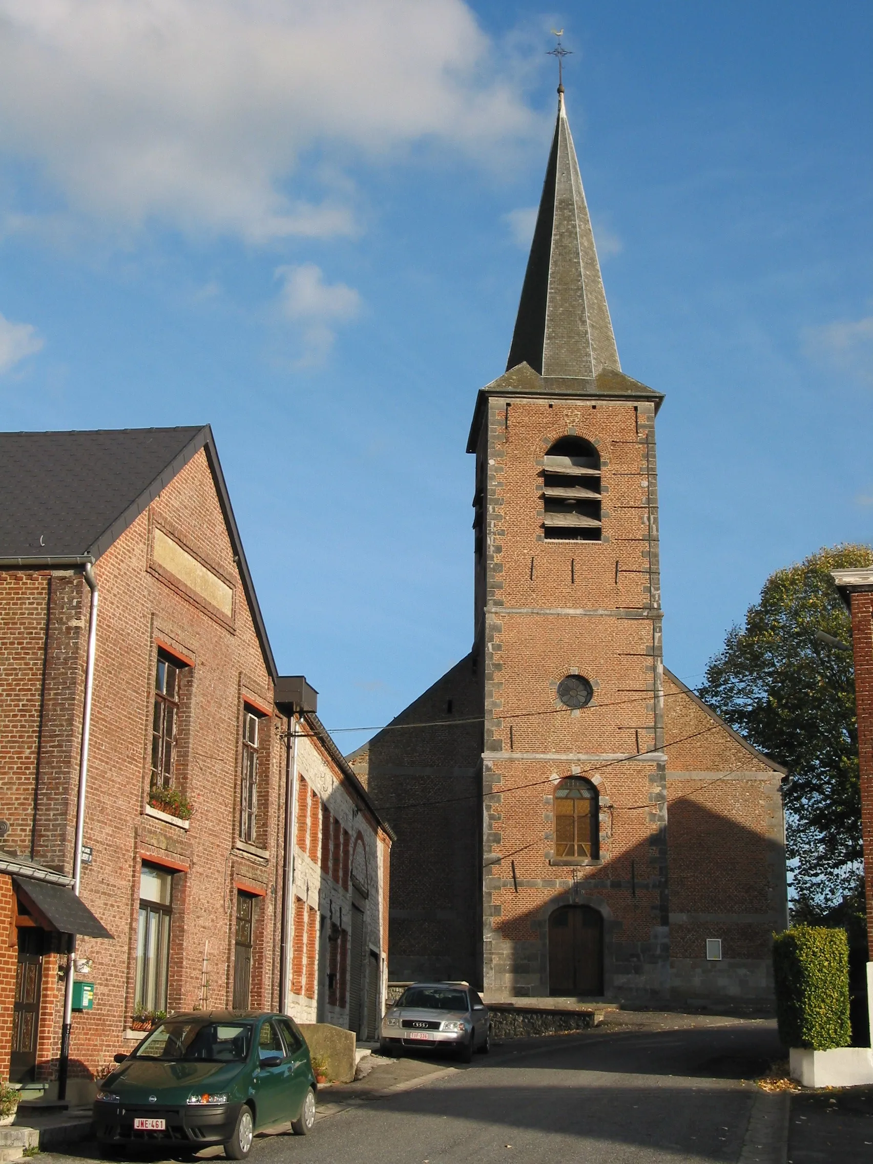 Photo showing: Grandrieu (Belgium),  the St. Quentin church.