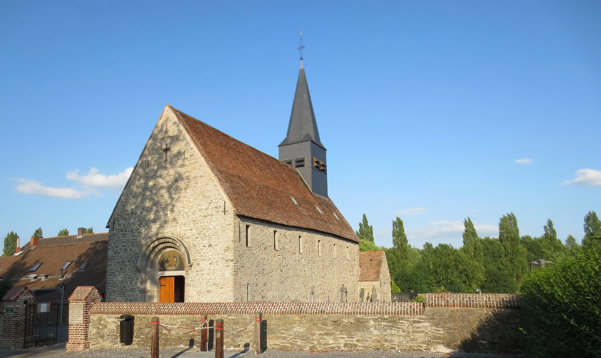 Photo showing: Eglise d'Esquelmes.