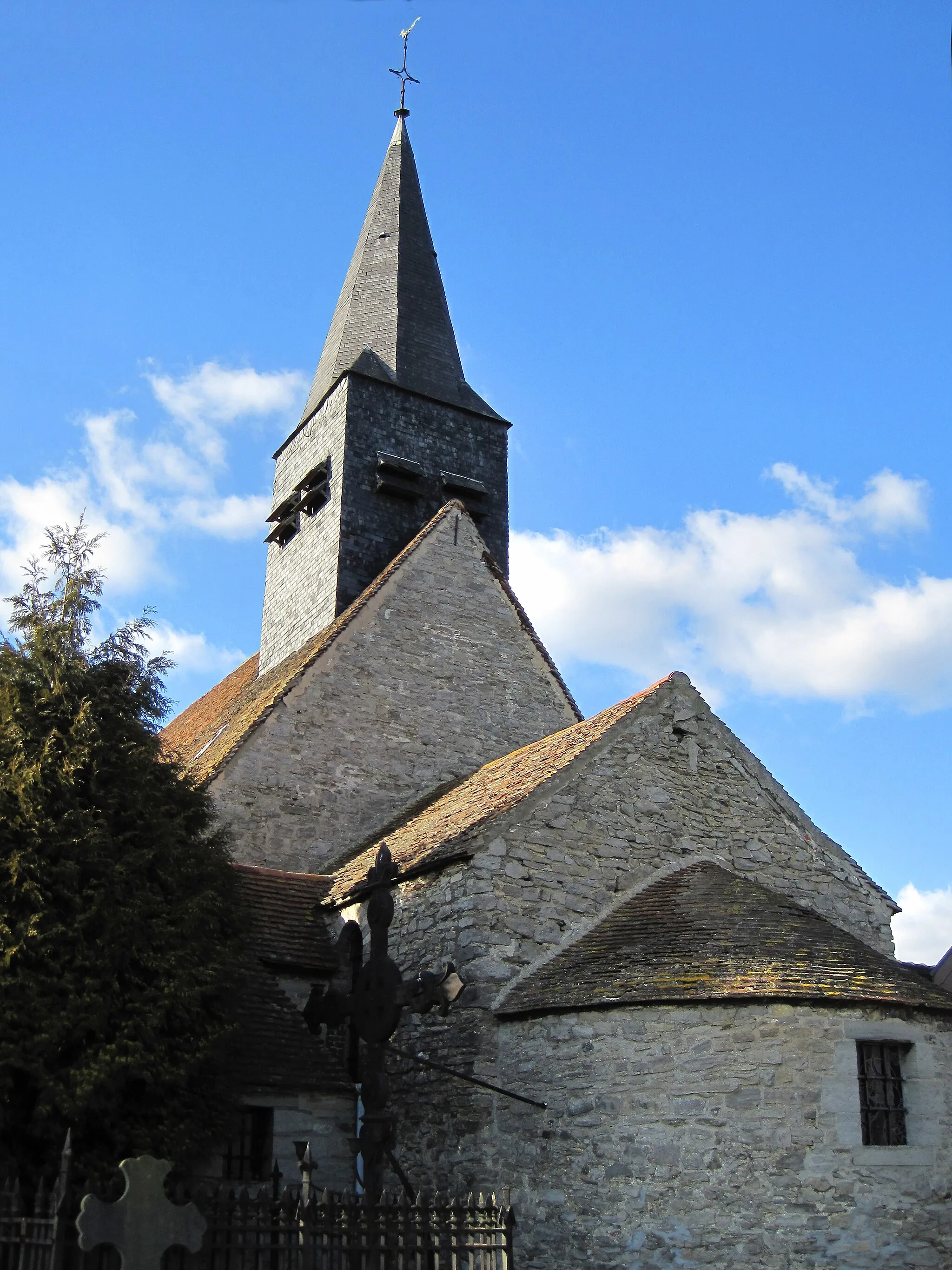 Photo showing: Esquelmes (Belgium), the Saint Eleutherius church (XIème century).