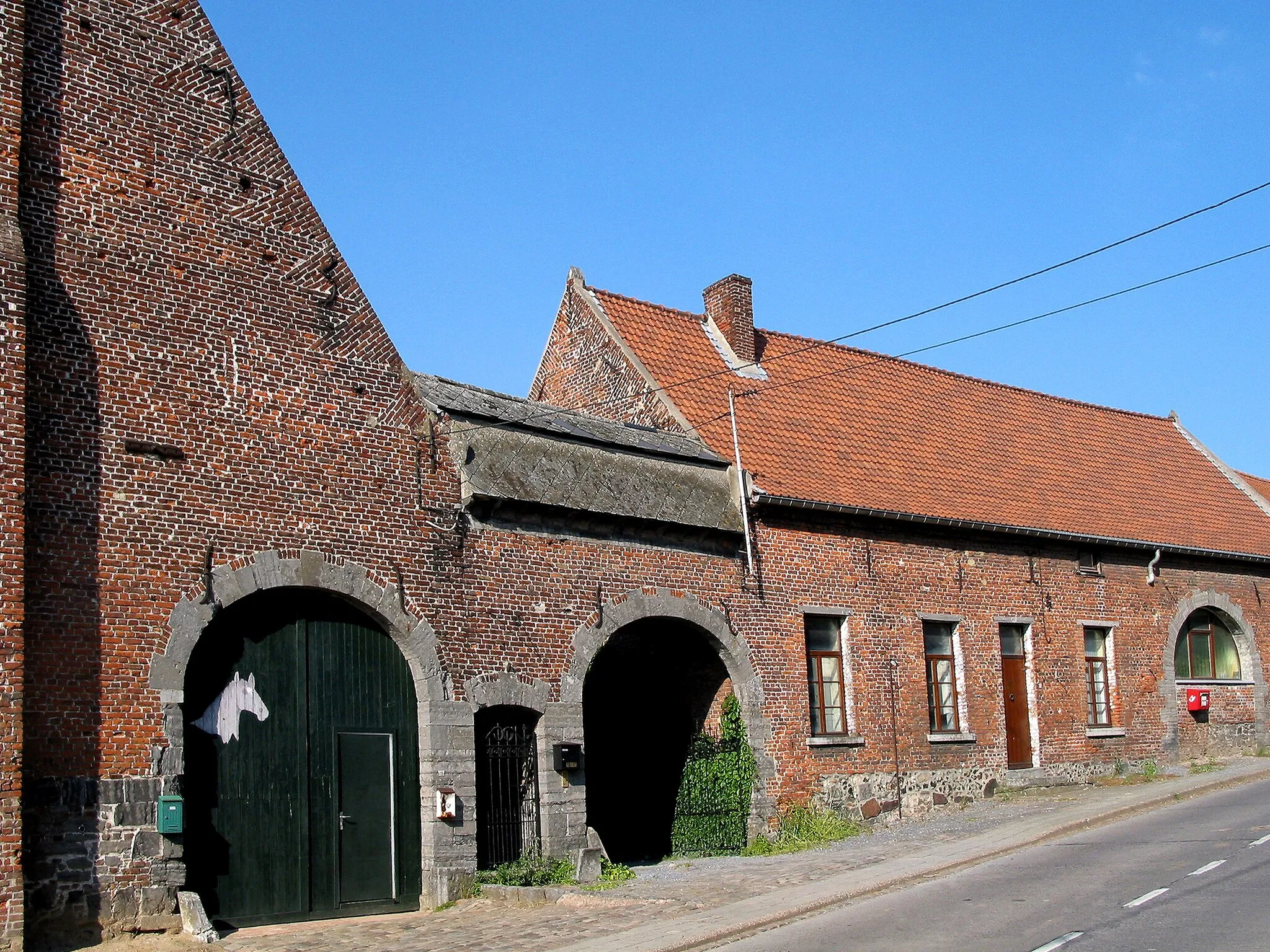 Photo showing: Angre (Belgium), rue Emile Cornez - Typical old ferme.