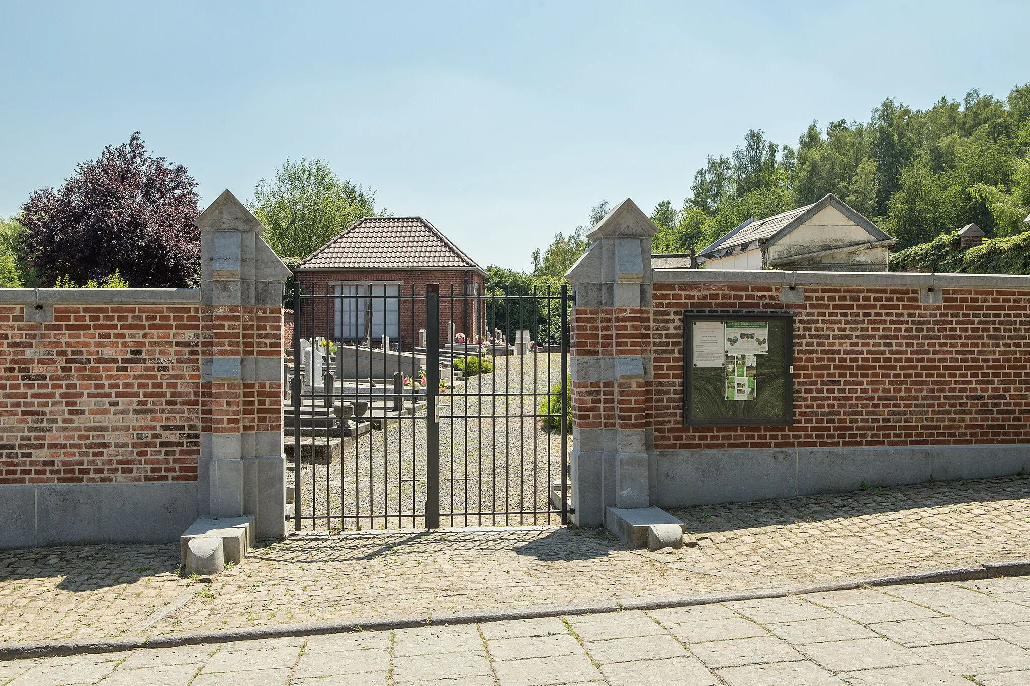 Photo showing: Ciply Communal Cemetery