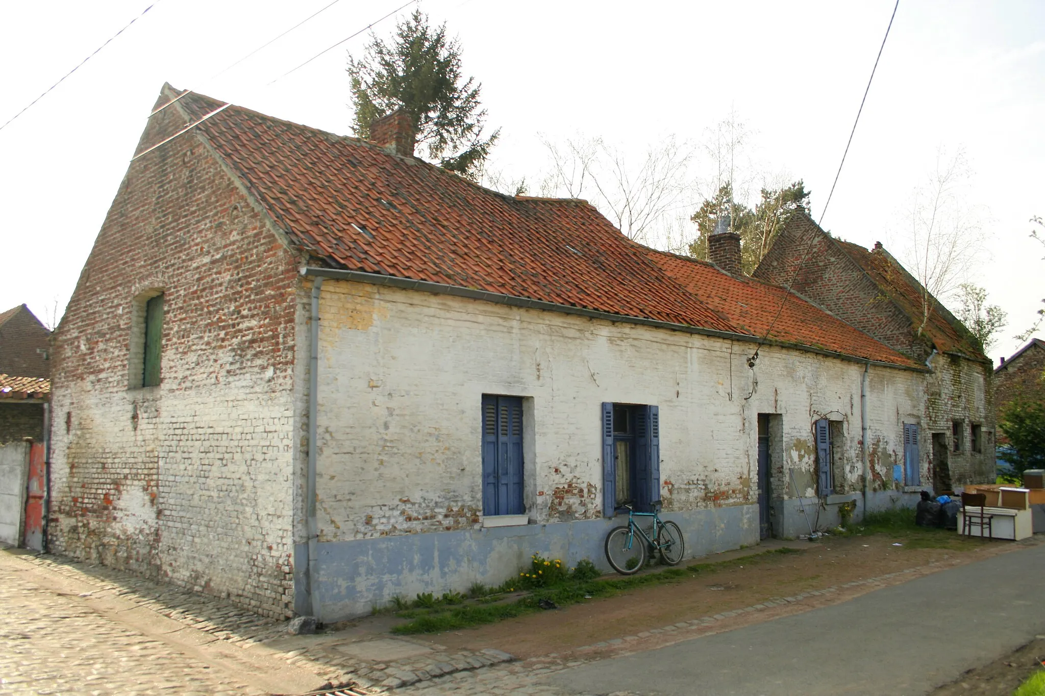 Photo showing: Montrœul-sur-Haine, rue du Fayt -  Maisons anciennes typiques.