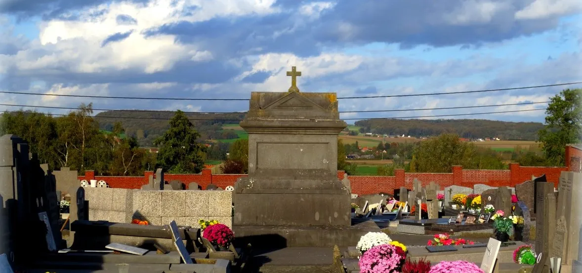 Photo showing: Le cimetière d'Anseroeul.