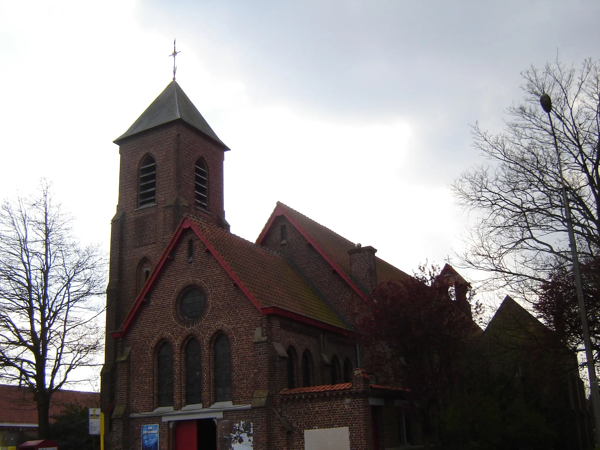 Photo showing: Church of the Sacred Heart in Kruiseke in Wervik, West Flanders, Belgium