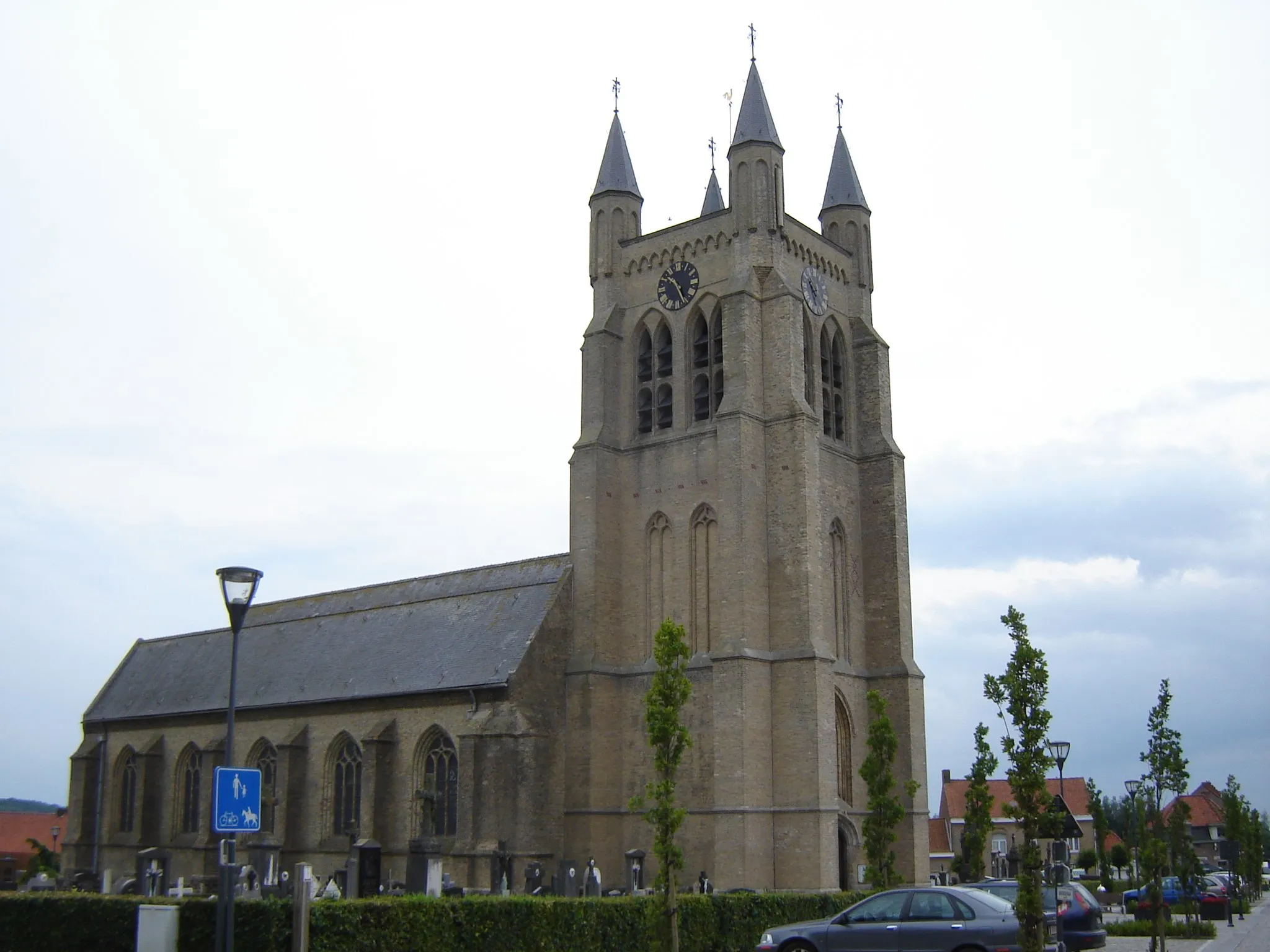 Photo showing: Church of Saint Peter in Loker, Heuvelland, West Flanders, Belgium.