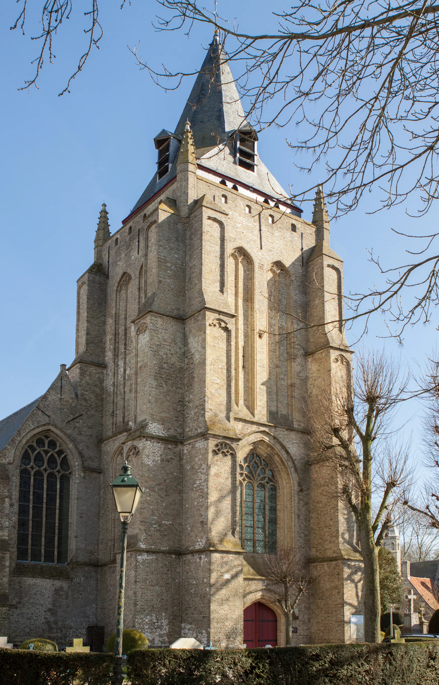 Photo showing: Houtem Churchyard