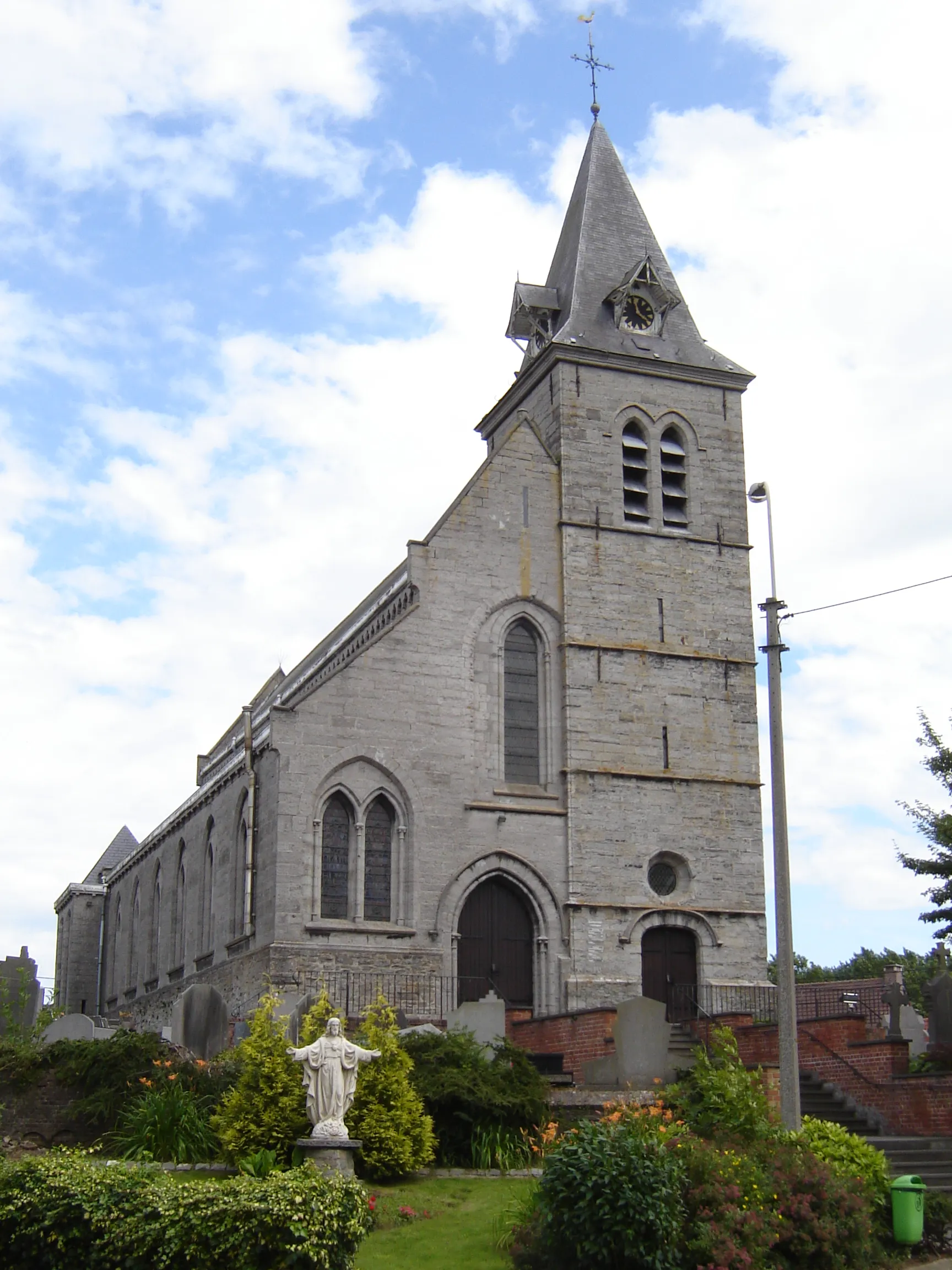 Photo showing: Church of Saint Amand and the Sacred Heart in Spiere, Spiere-Helkijn, West Flanders, Belgium