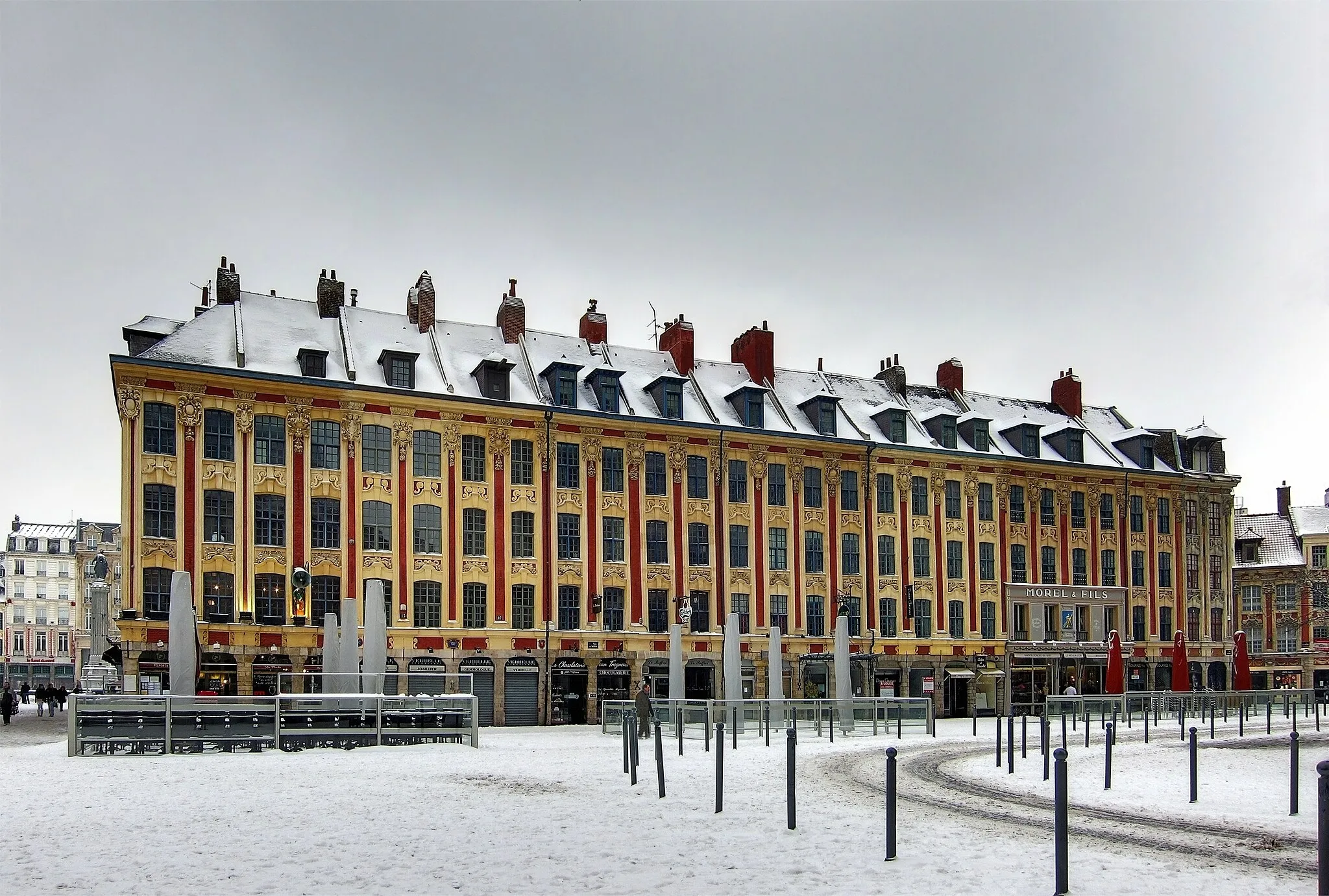 Photo showing: The "rang du Beauregard", built in 1687 by the architect Simon Vollant, in Lille, France.