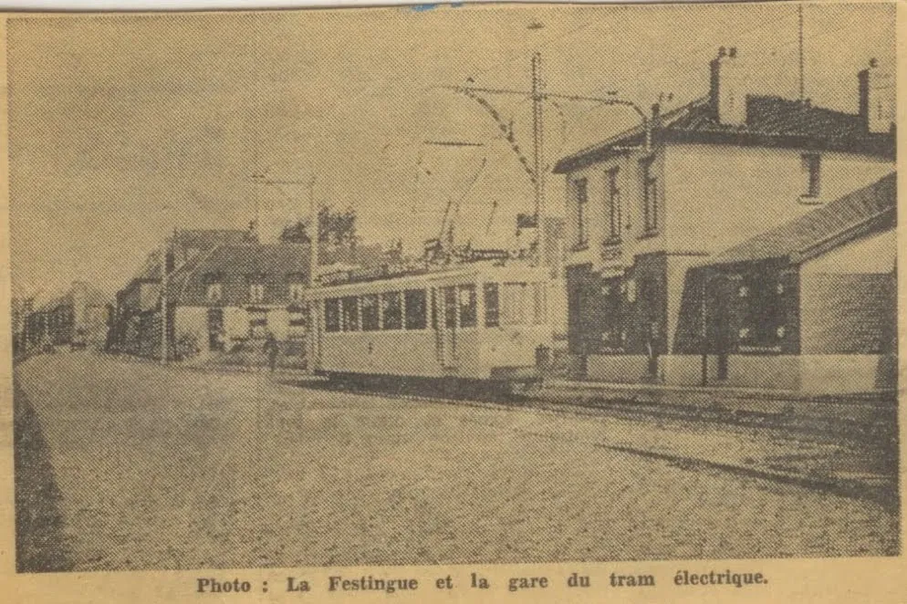 Photo showing: Coupure de journal. Motrice Standard à plaque sur la ligne T Tournai - Toufflers passant devant la gare de Néchin La Festingue avant de pénétrer en France.