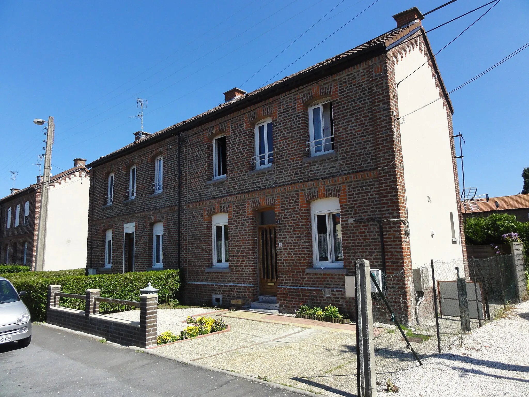 Photo showing: Cités de la Fosse n° 7 - 7 bis de la Compagnie des mines de l'Escarpelle, Courcelles-lès-Lens et Flers-en-Escrebieux, Pas-de-Calais et Nord, Nord-Pas-de-Calais, France.