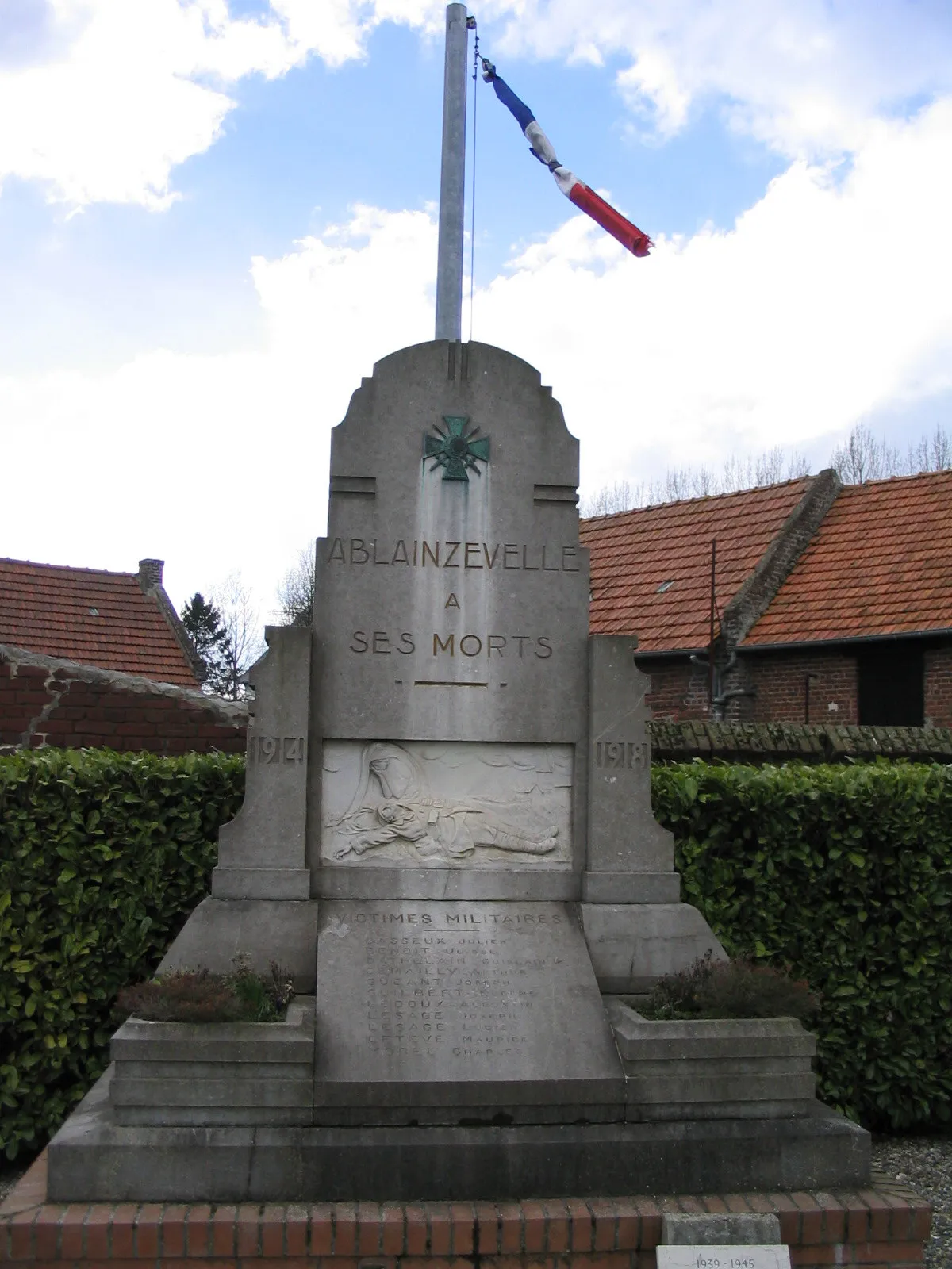 Photo showing: Monument aux morts d'Ablainzevelle