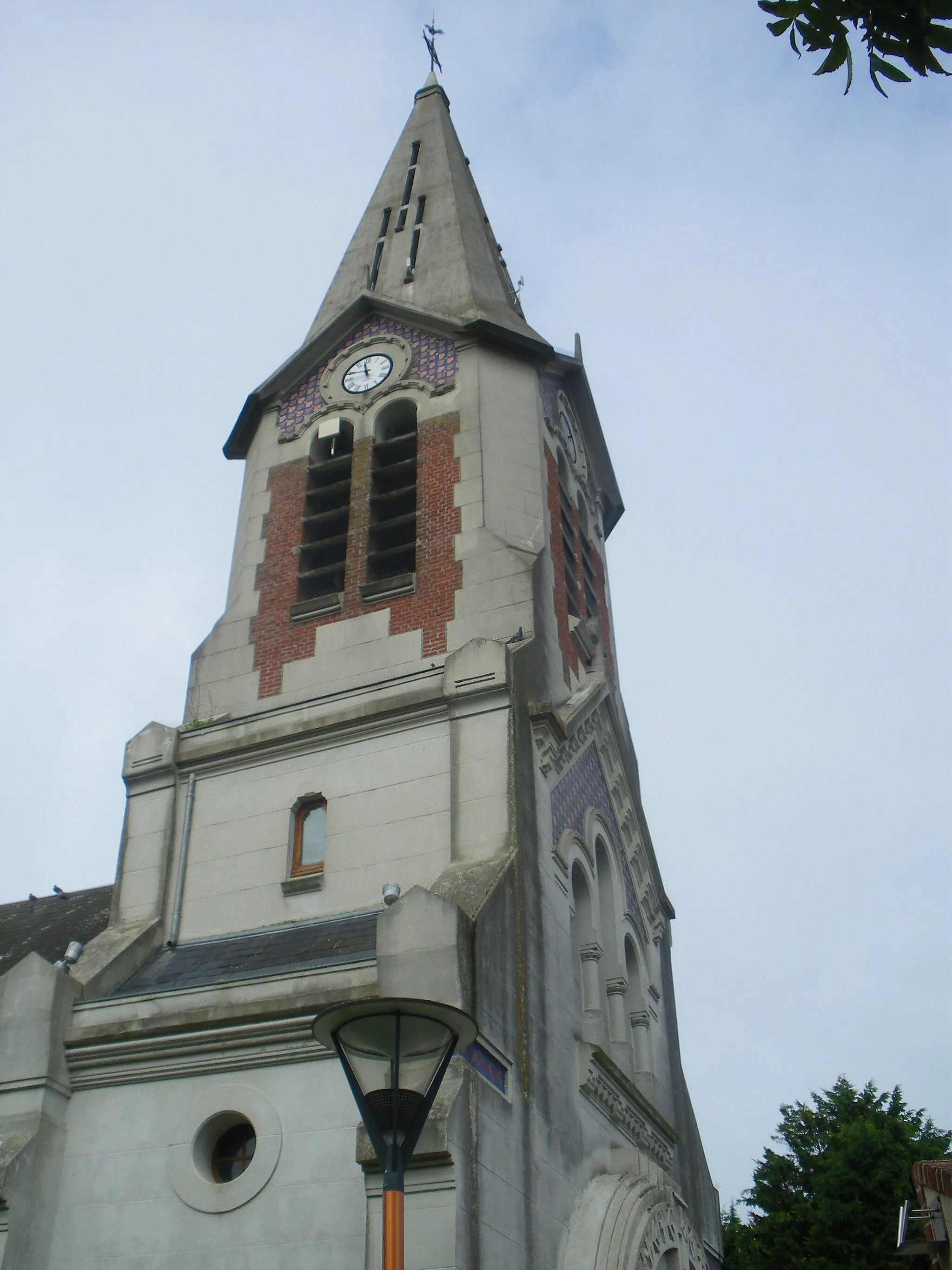 Photo showing: Vue de l'église Saint-Martin d'Acheville.