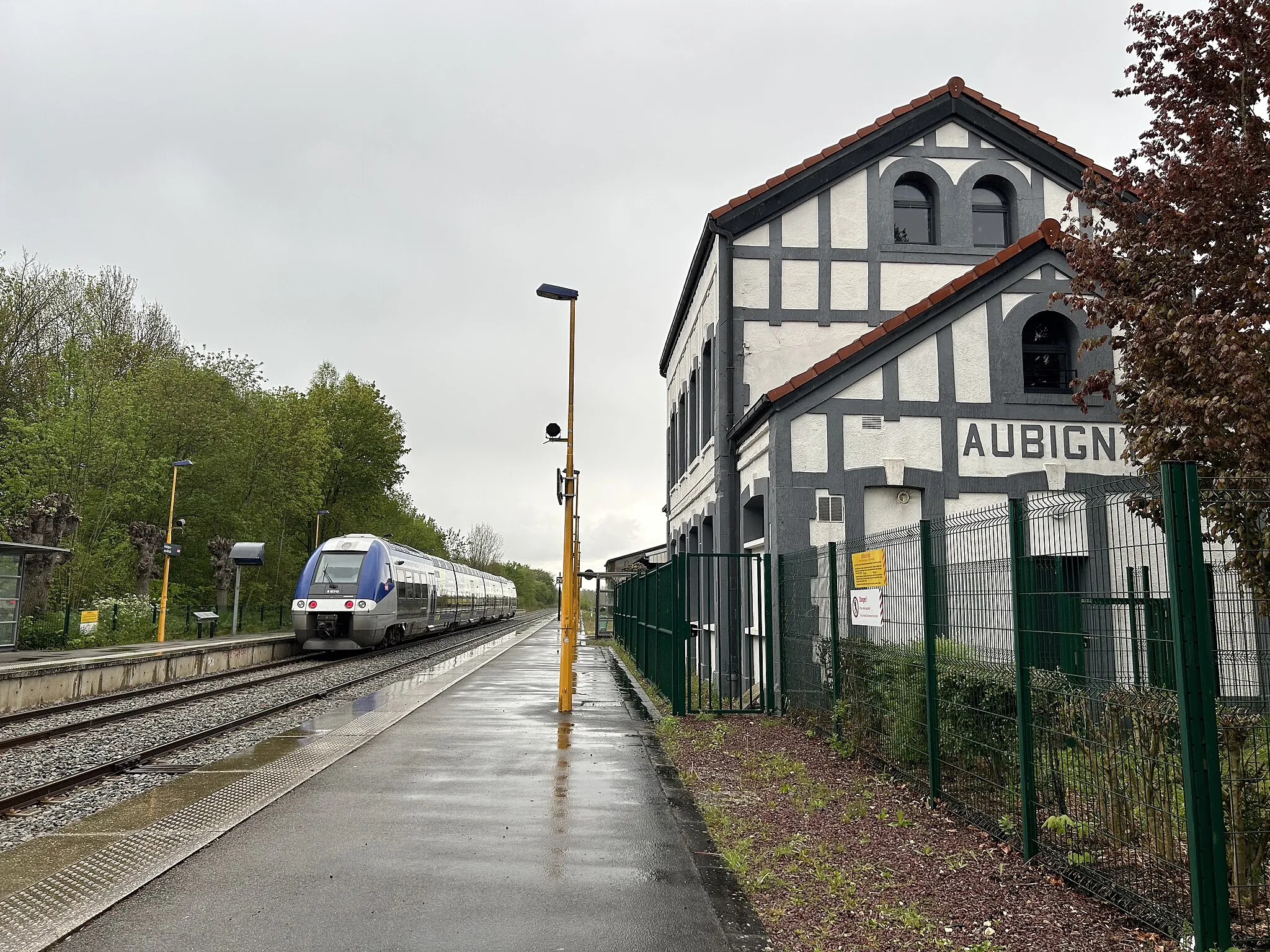 Photo showing: Aubigny-en-Artois - quai de la gare