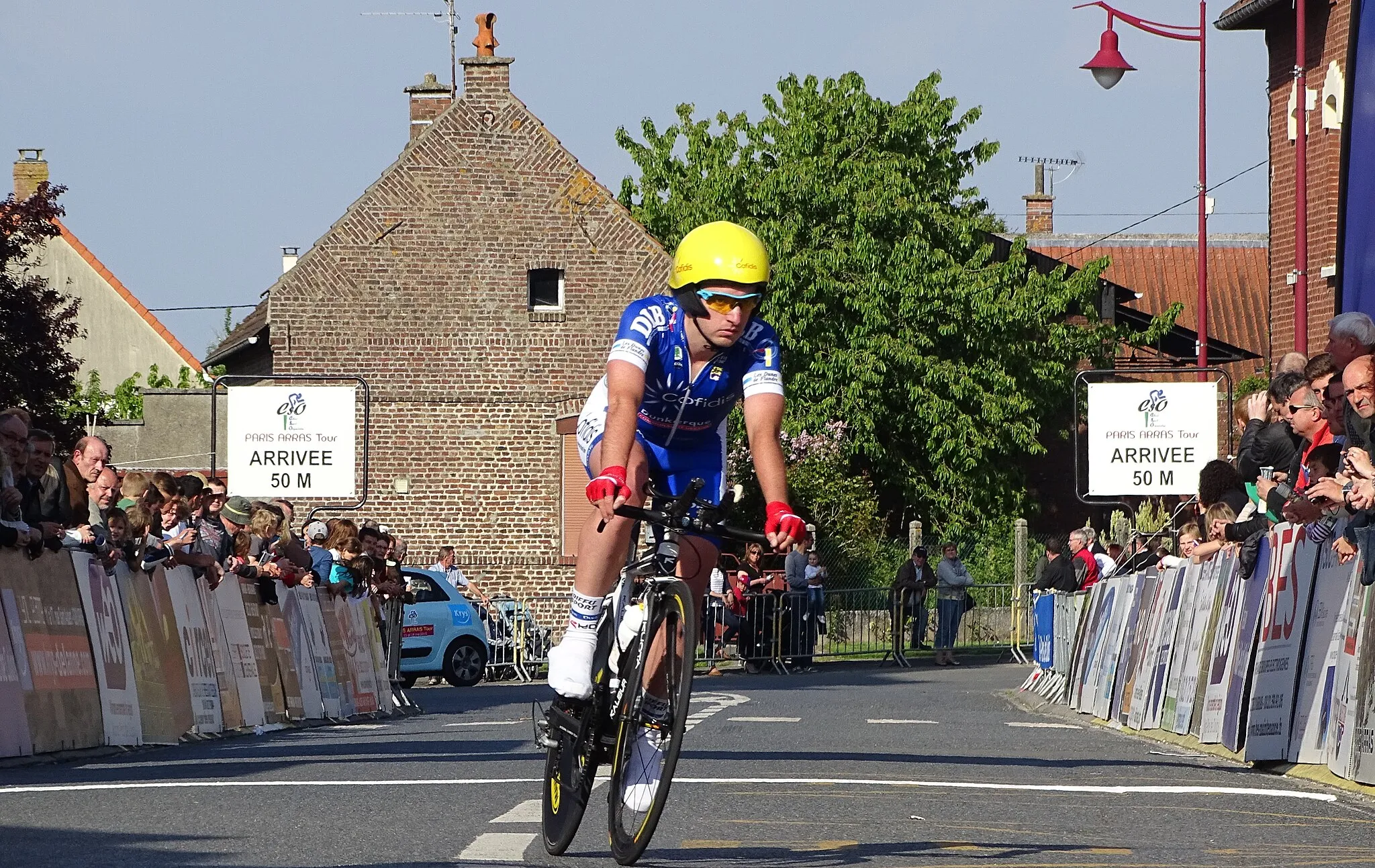 Photo showing: Reportage réalisé le vendredi 22 mai 2015 à l'occasion de l'arrivée du contre-la-montre par équipes de la première étape du Paris-Arras Tour 2015 à Bailleul-Sir-Berthoult, Pas-de-Calais, Nord-Pas-de-Calais, France.