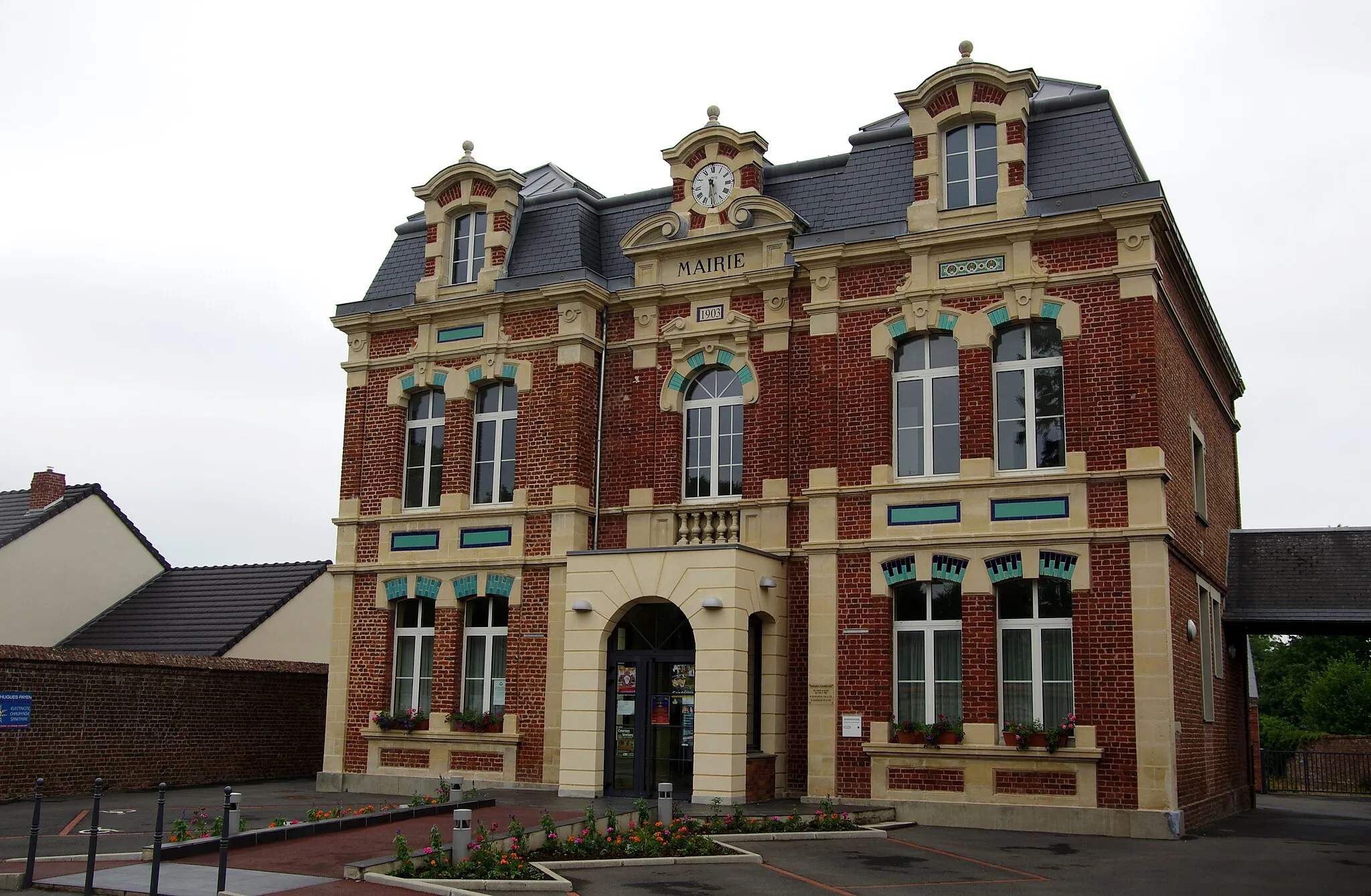 Photo showing: Beaumetz-lès-Loges (Pas-de-Calais, France) -
La mairie.
.