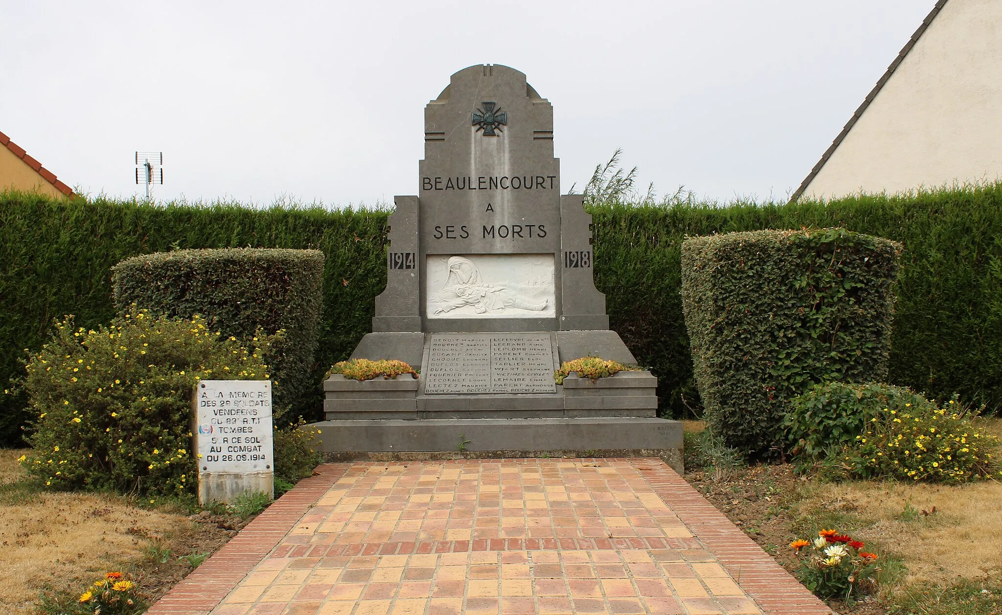 Photo showing: Le monument aux morts