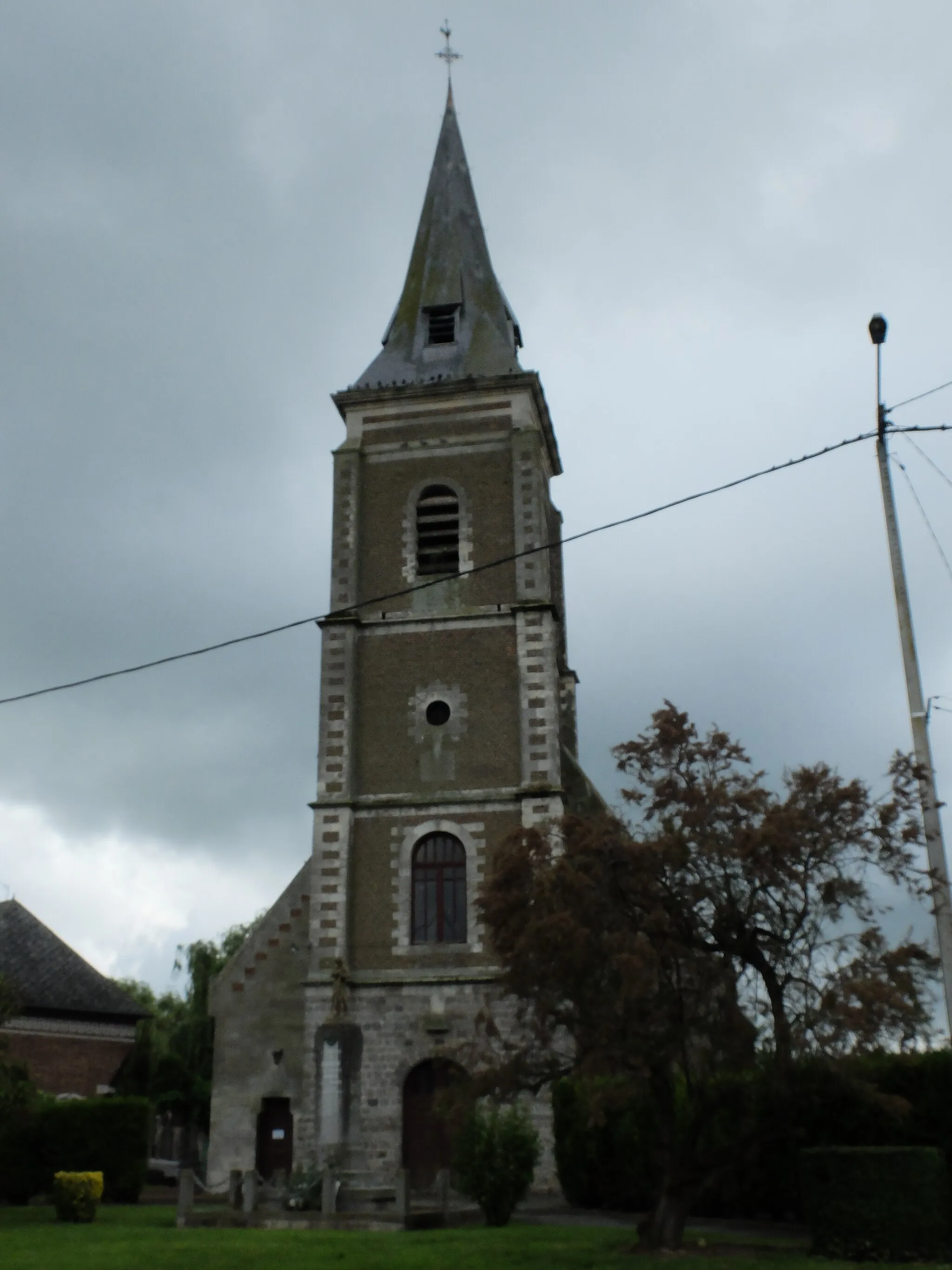 Photo showing: Vue de l'église Saint-Médard de Buissy.