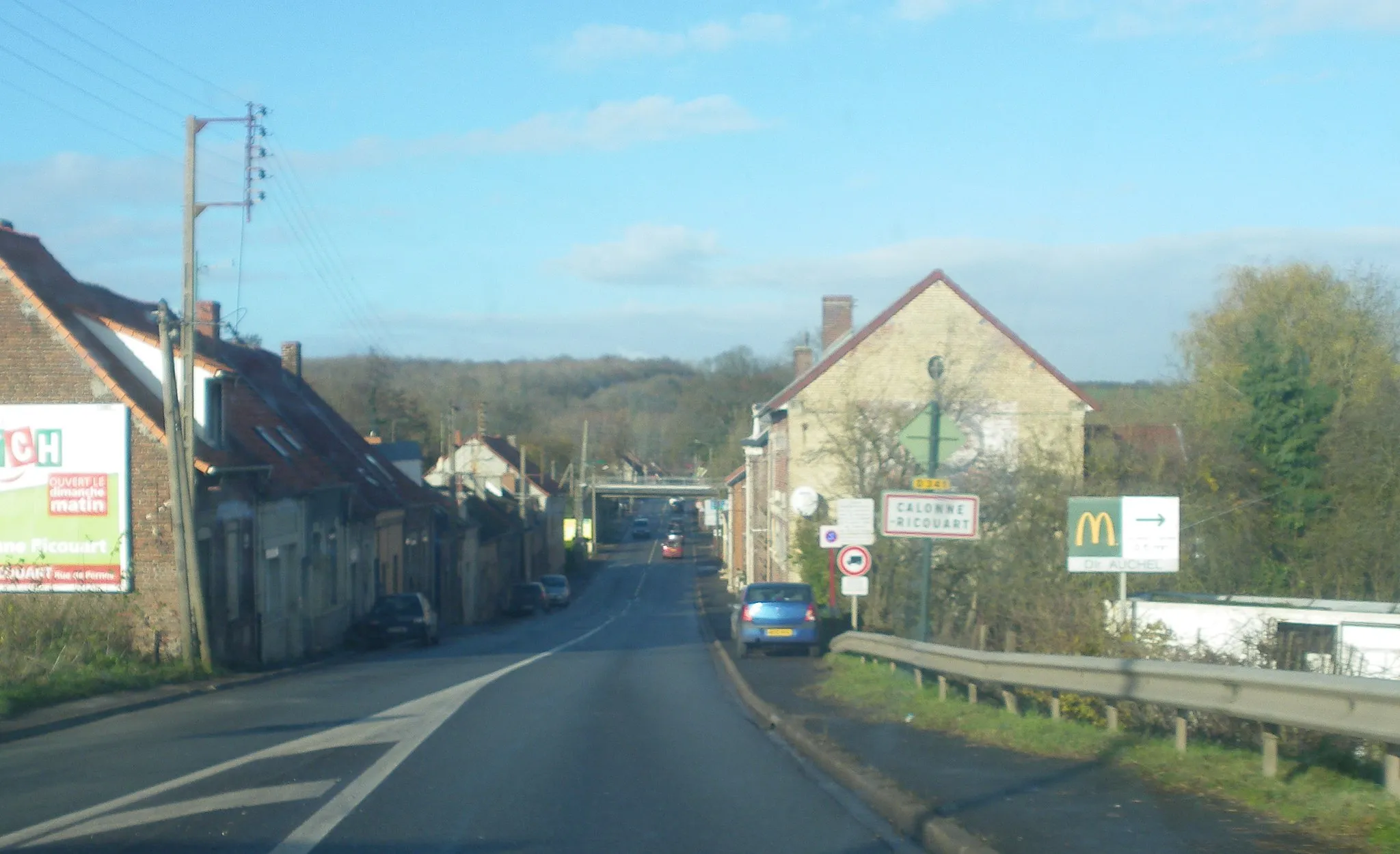 Photo showing: Entrée de la commune de Calonne-Ricouart.
