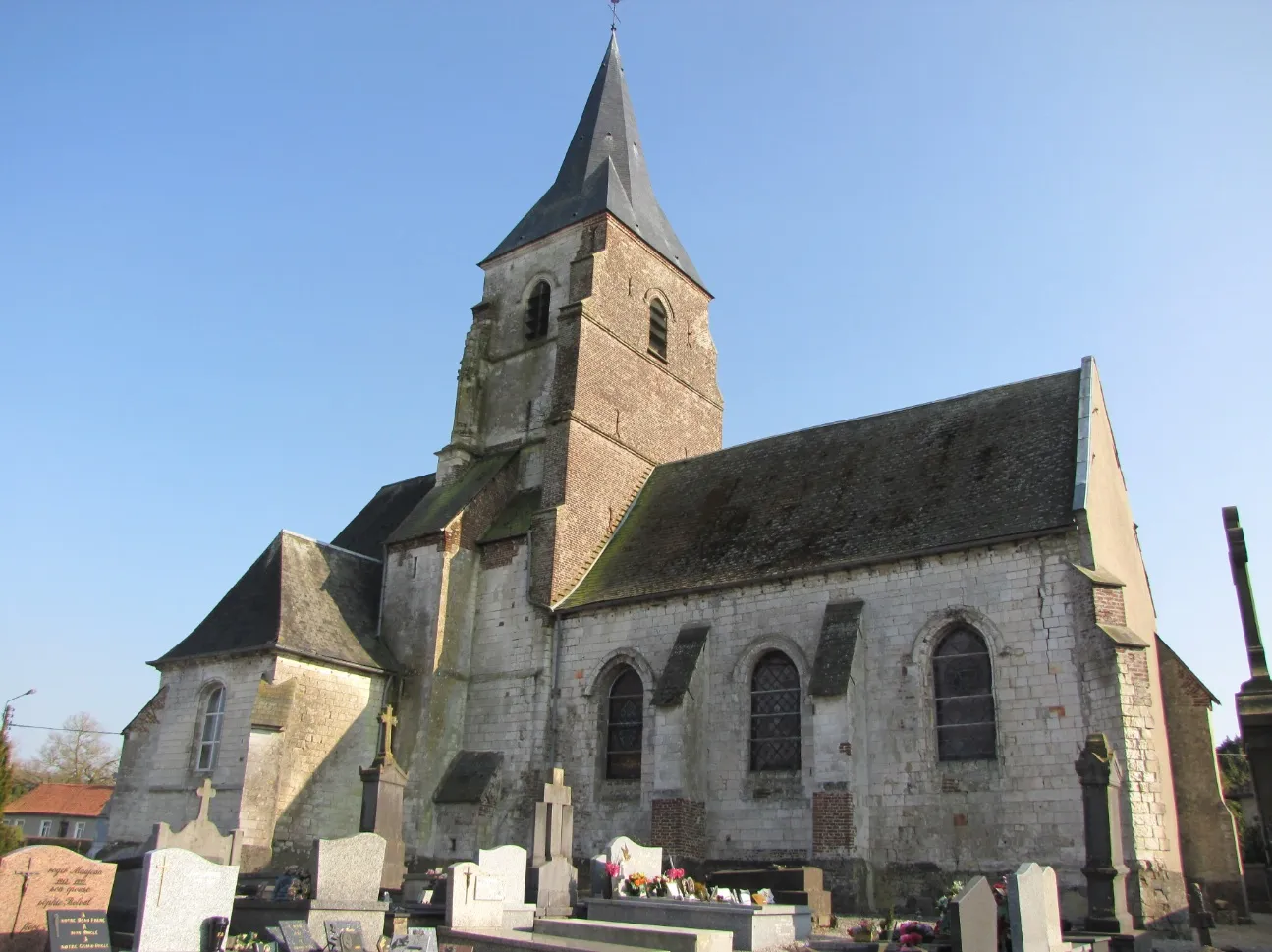 Photo showing: Église Note-Dame-du-Rosoère éd Canlers, face Nord - 
Source=CHHP, Inventaire du patrimoine du canton de Fruges