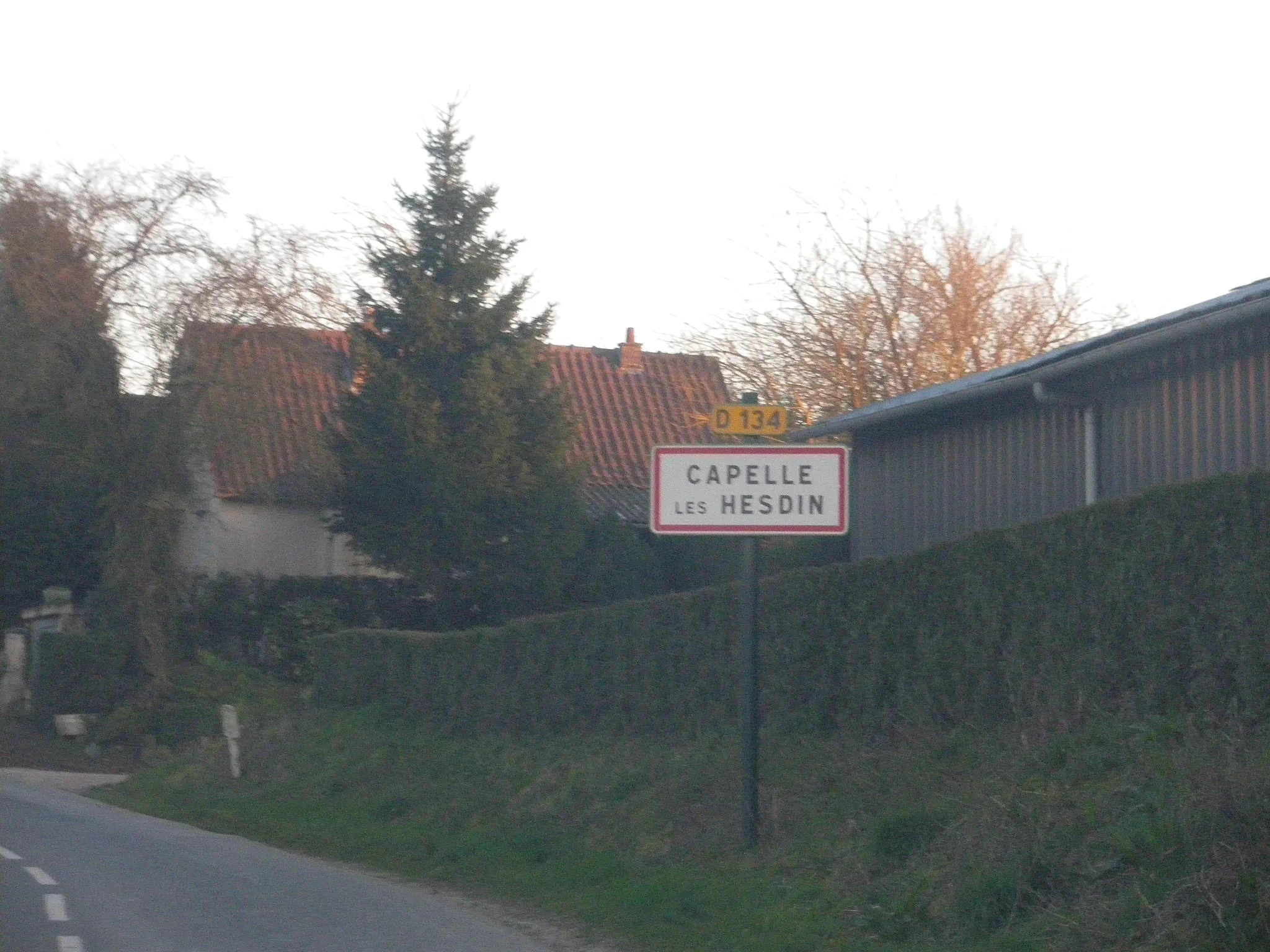 Photo showing: Panneau d'entrée de la commune de Capelle-lès-Hesdin.