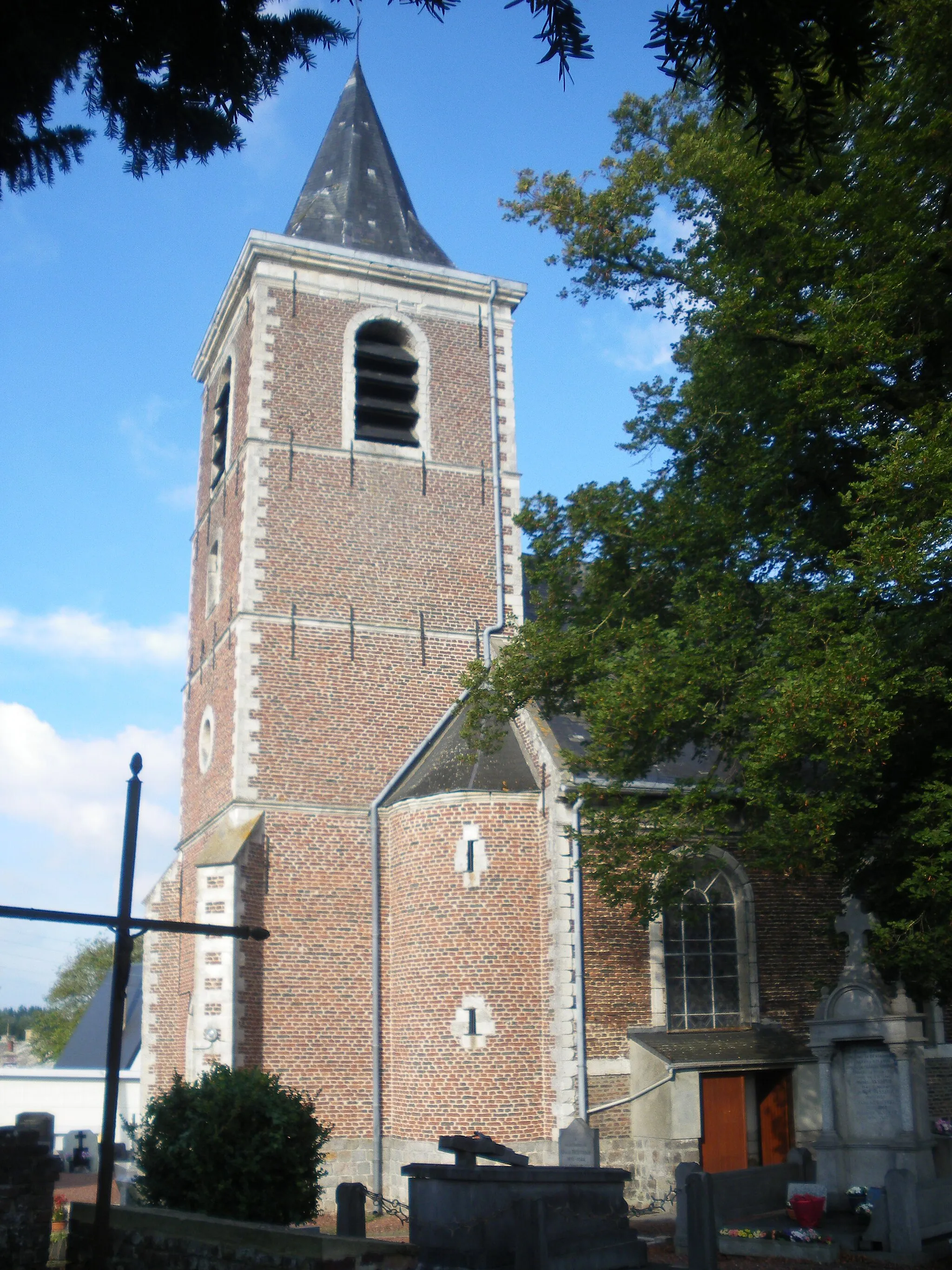 Photo showing: Vue de l'église Saint-Vaast de Fouquières-lès-Béthune.