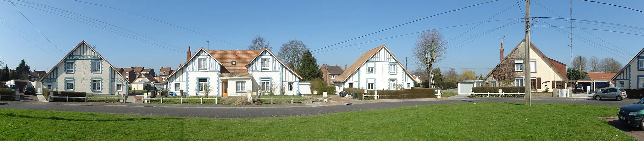 Photo showing: Cités de la fosse n° 2 - 2 bis de la Compagnie des mines de Dourges, Hénin-Beaumont, Pas-de-Calais, Nord-Pas-de-Calais, France.