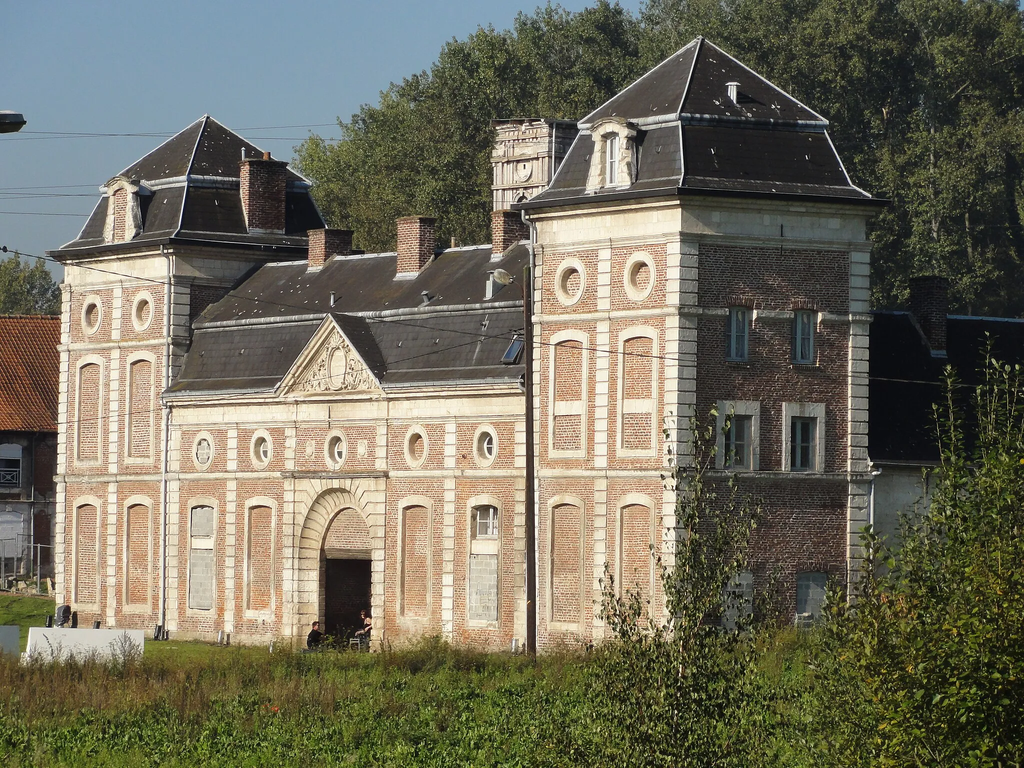 Photo showing: This building is inscrit au titre des monuments historiques de la France. It is indexed in the base Mérimée, a database of architectural heritage maintained by the French Ministry of Culture, under the reference PA00108292 .